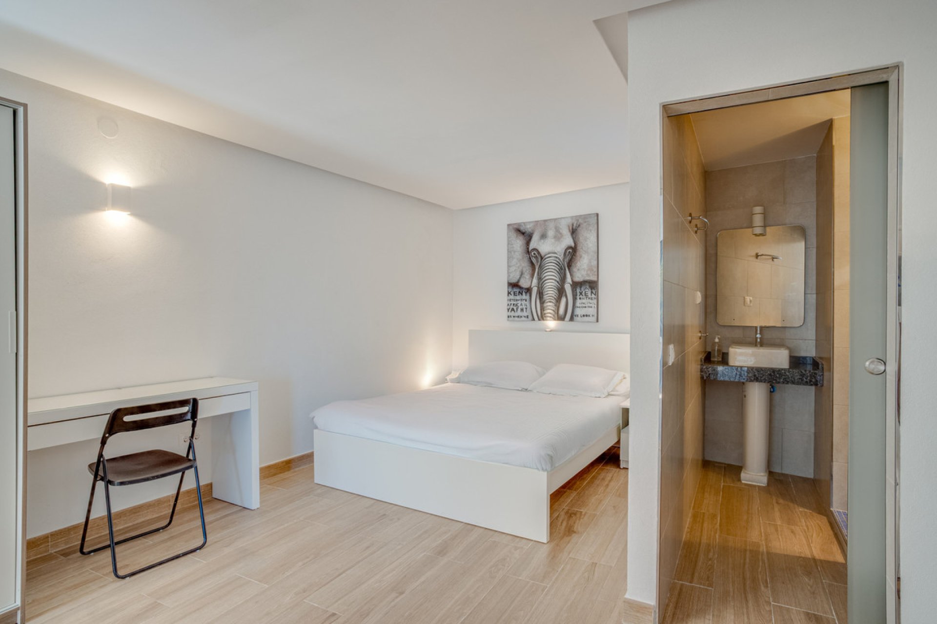 Reventa - House - Detached Villa - Marbella - Elviria