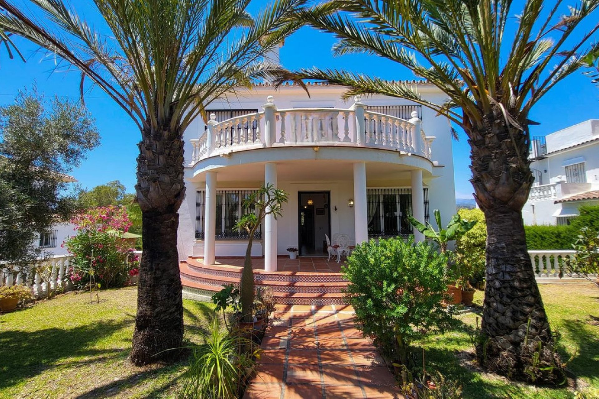 Reventa - House - Detached Villa - Marbella - Elviria