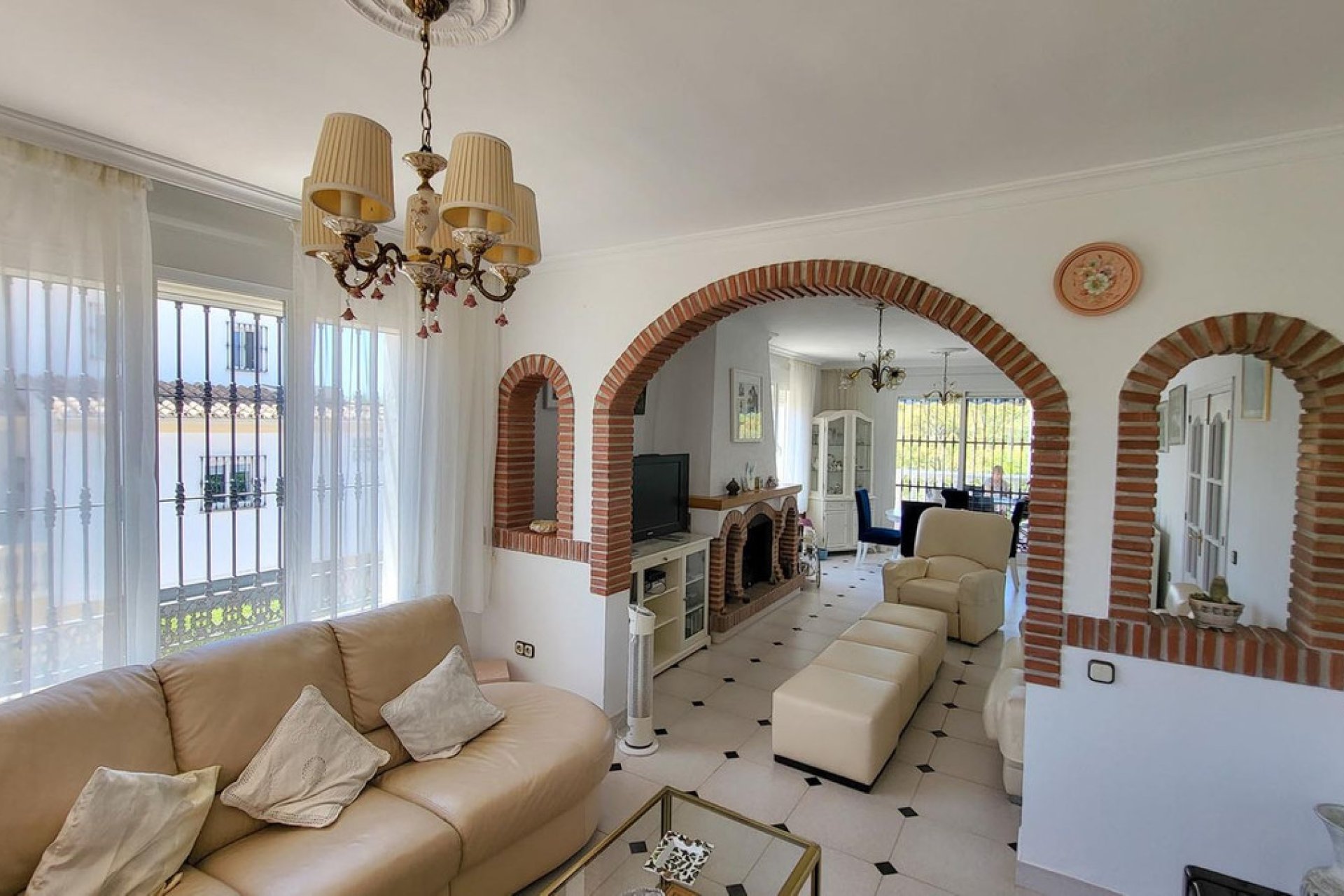 Reventa - House - Detached Villa - Marbella - Elviria