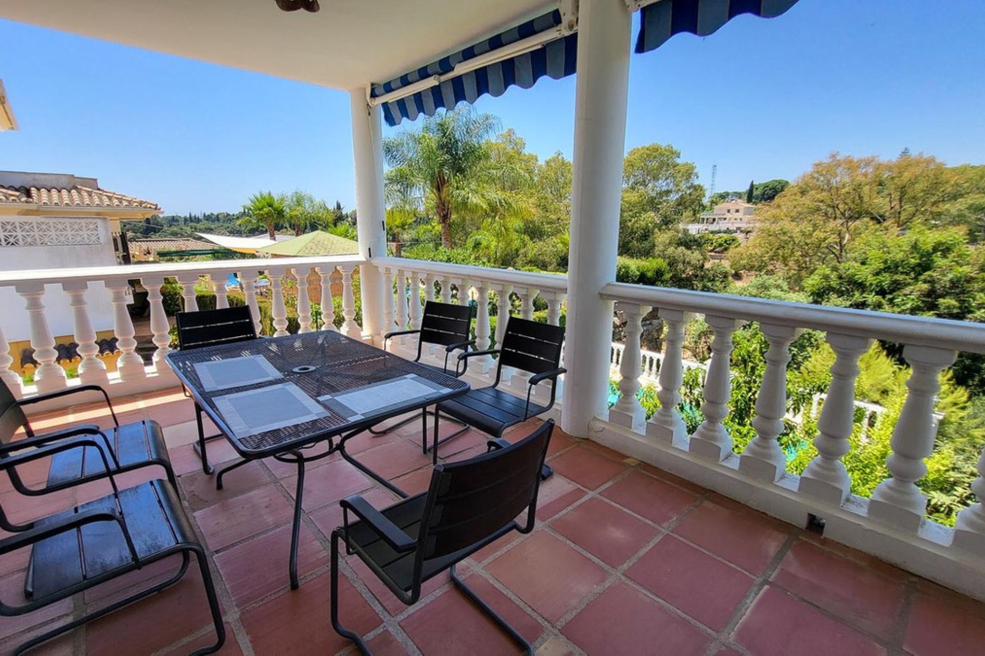 Reventa - House - Detached Villa - Marbella - Elviria