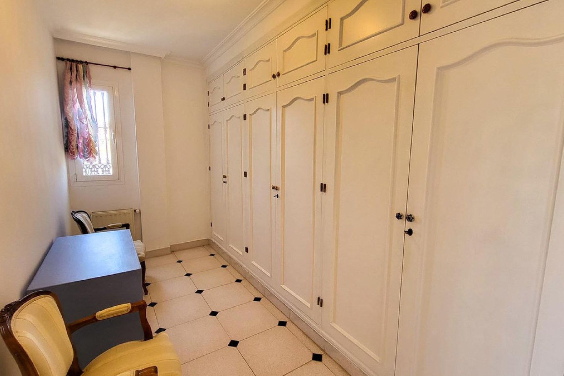 Reventa - House - Detached Villa - Marbella - Elviria