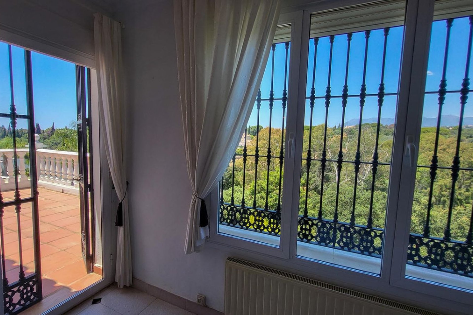 Reventa - House - Detached Villa - Marbella - Elviria