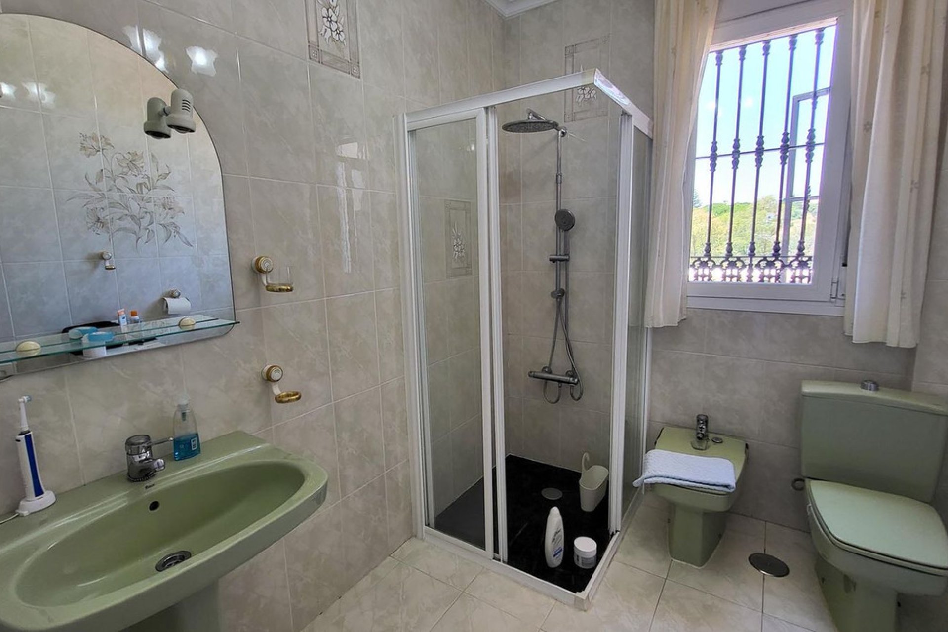 Reventa - House - Detached Villa - Marbella - Elviria