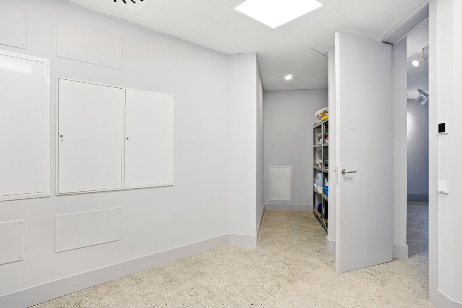 Reventa - House - Detached Villa - Marbella - Elviria