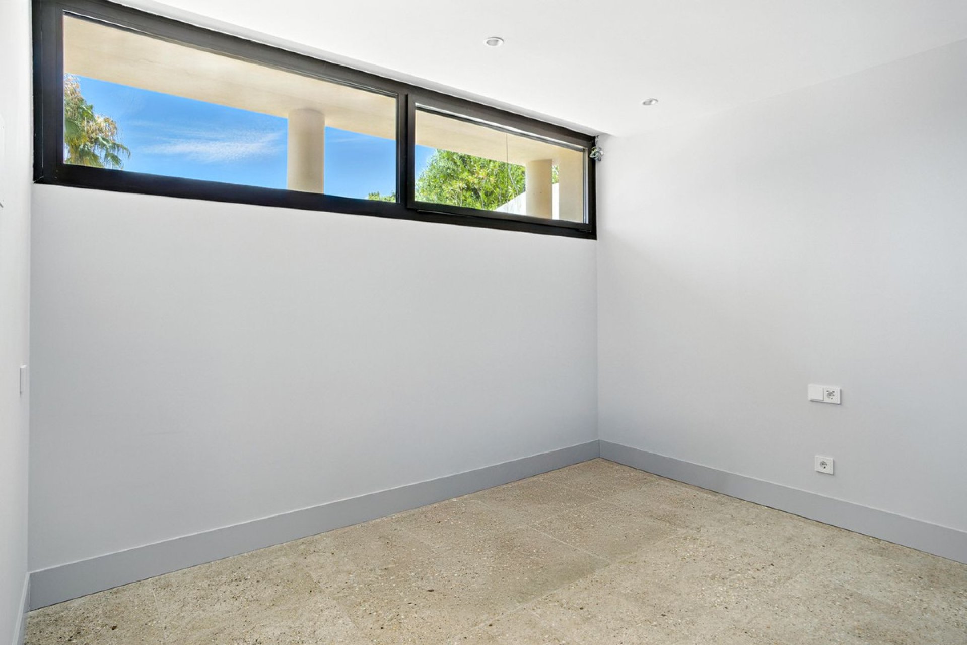 Reventa - House - Detached Villa - Marbella - Elviria