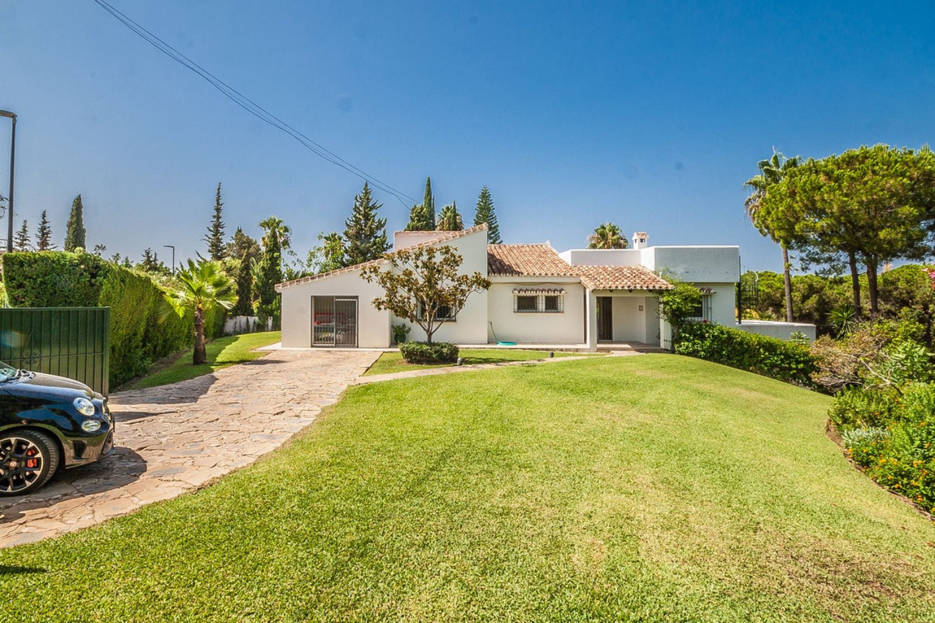 Reventa - House - Detached Villa - Marbella - Elviria