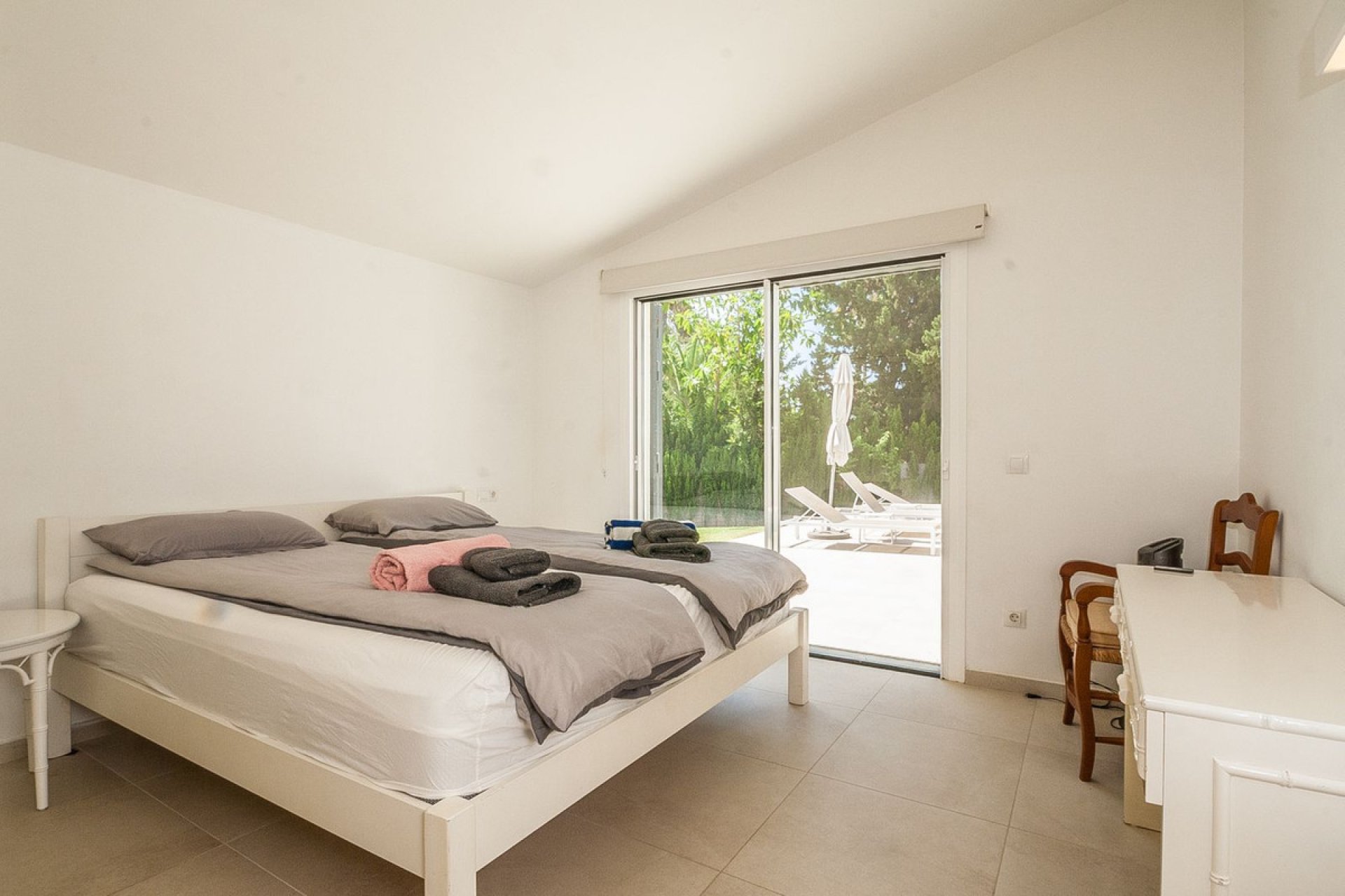 Reventa - House - Detached Villa - Marbella - Elviria