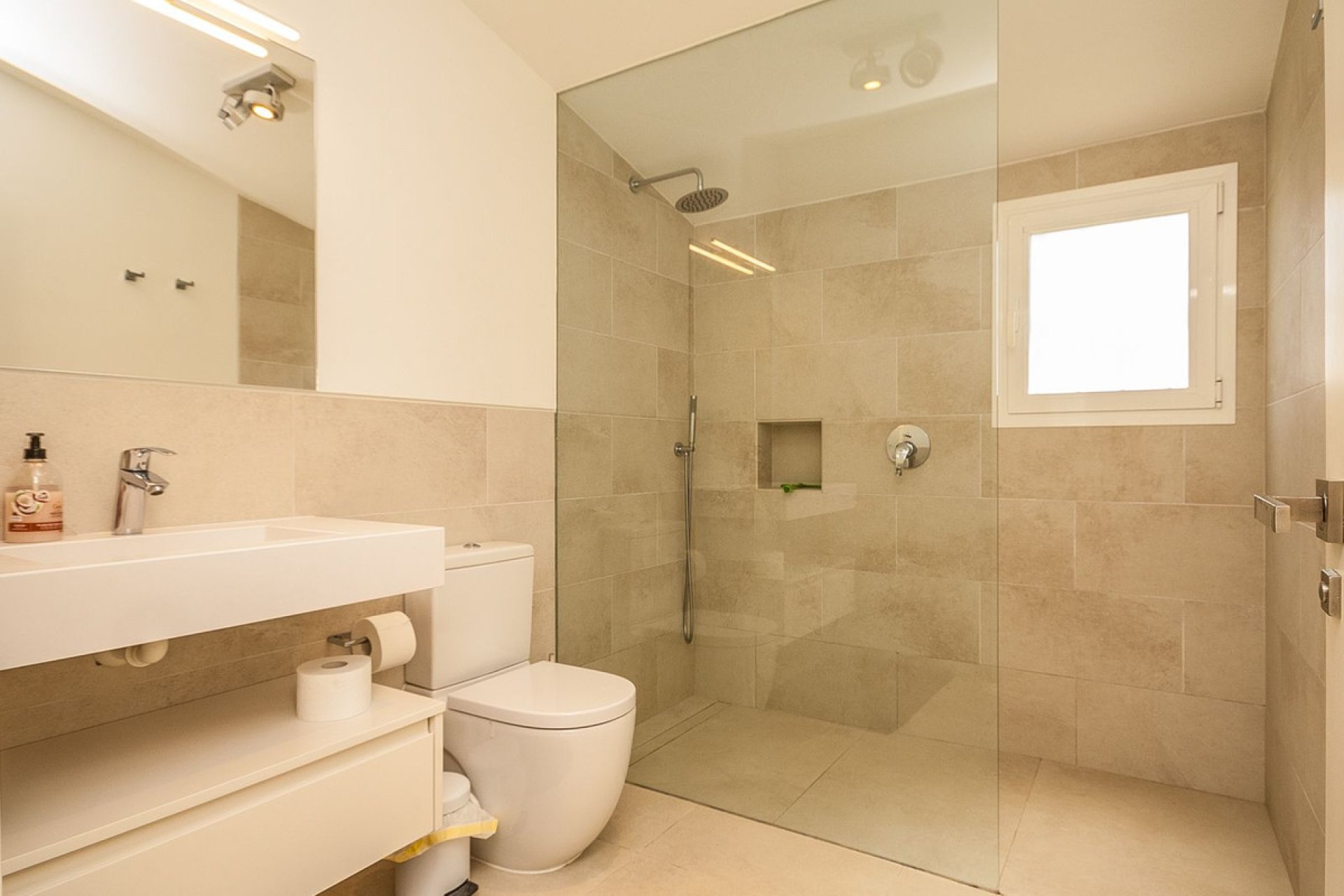 Reventa - House - Detached Villa - Marbella - Elviria