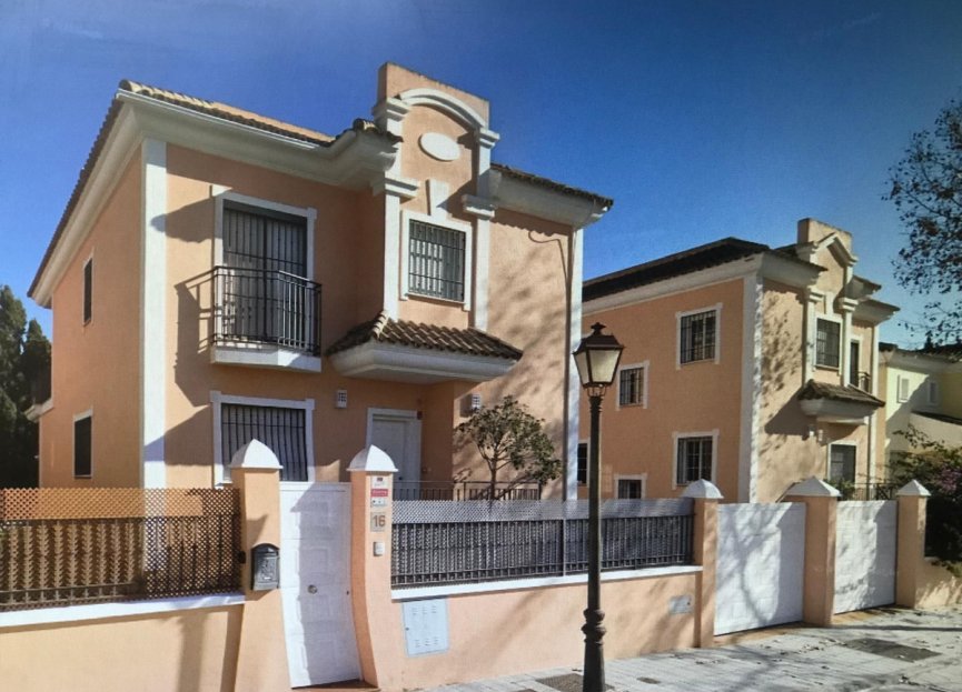 Reventa - House - Detached Villa - Marbella - Elviria