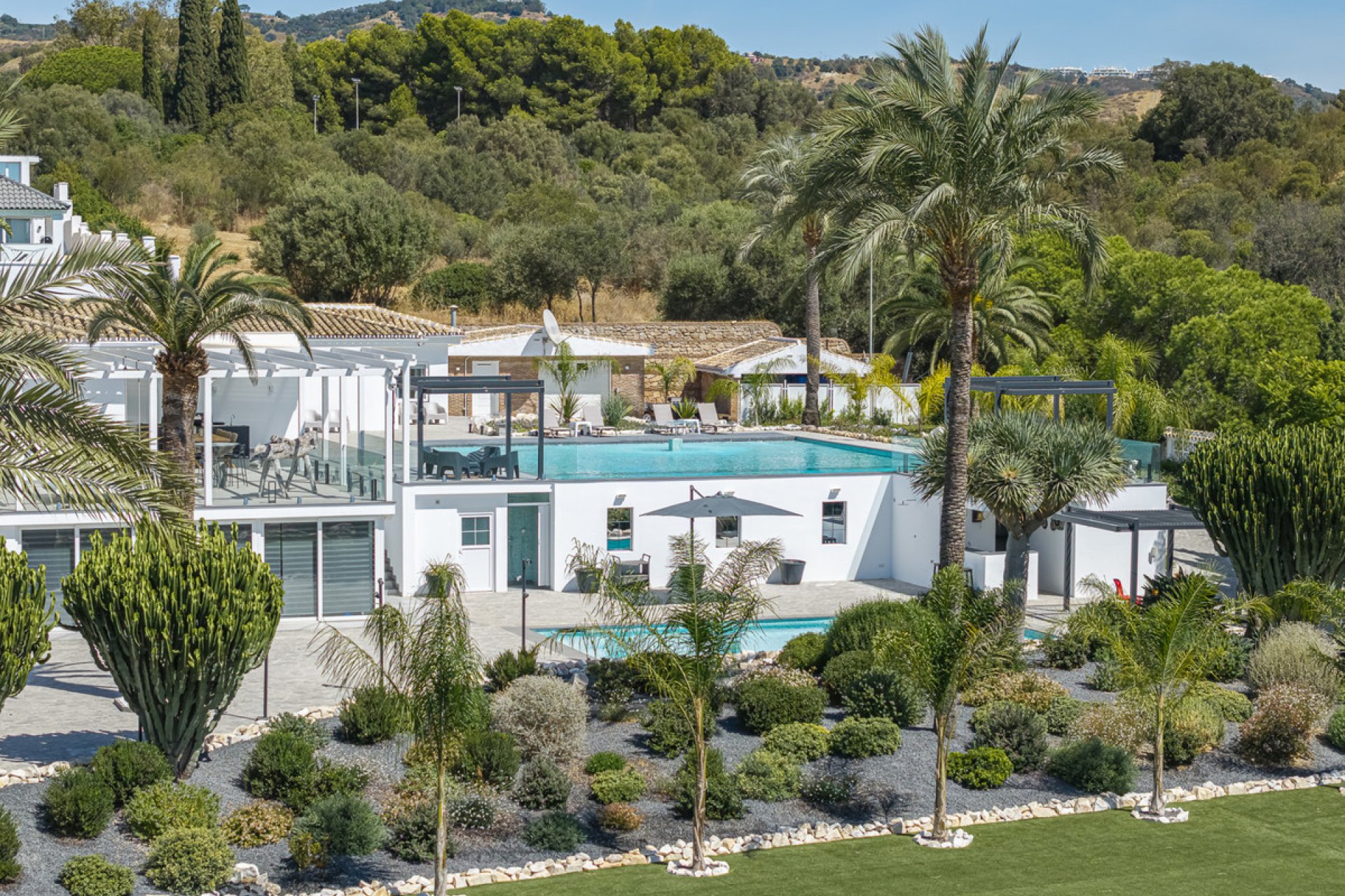 Reventa - House - Detached Villa - Marbella - Elviria