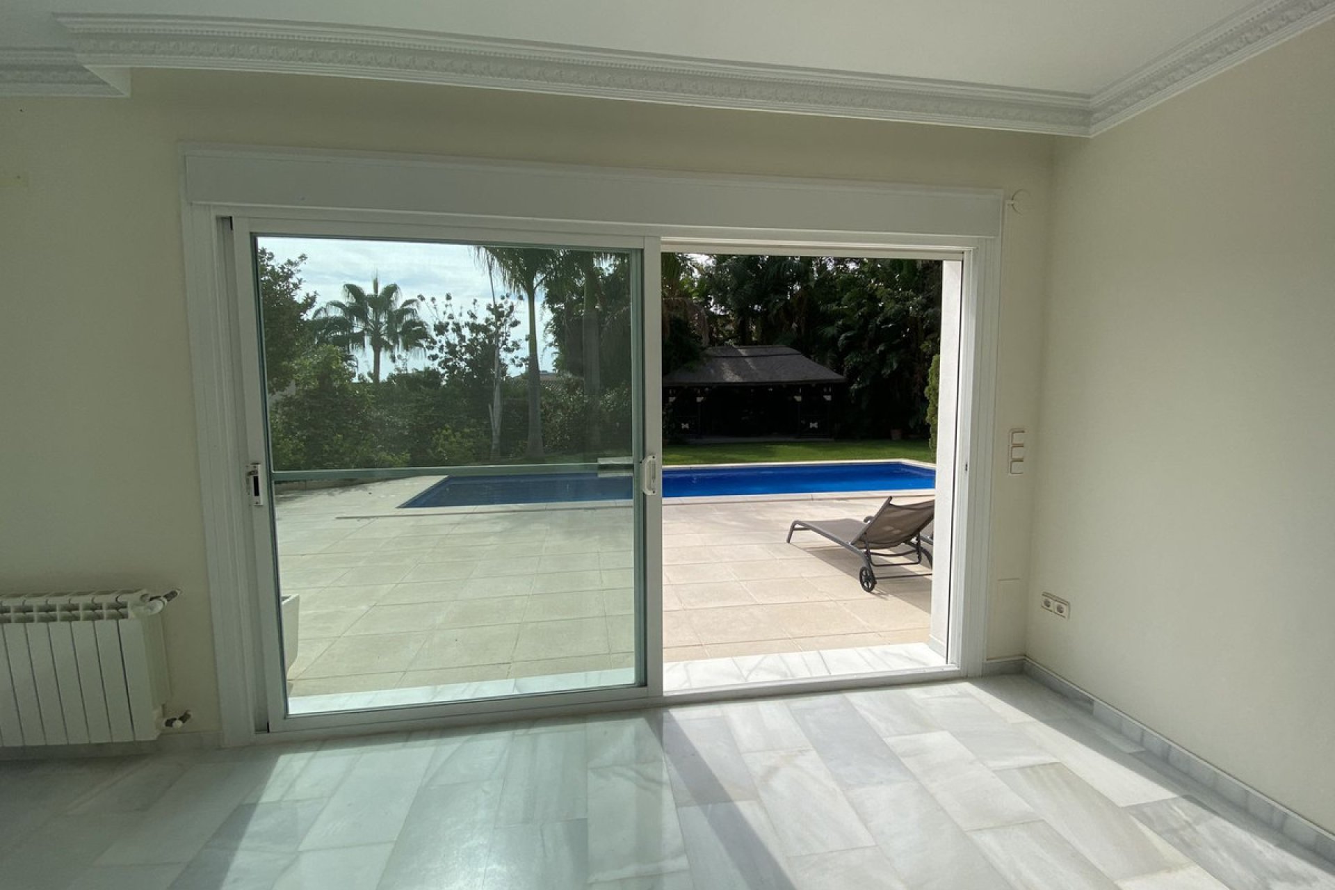 Reventa - House - Detached Villa - Marbella - Elviria