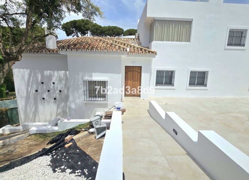 Reventa - House - Detached Villa - Marbella - Elviria