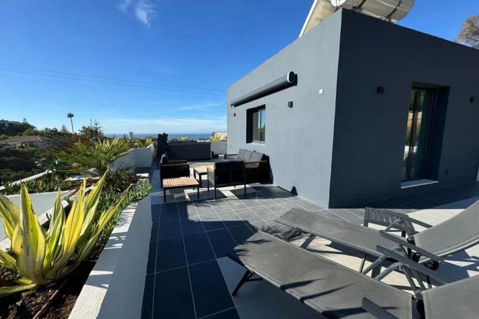 Reventa - House - Detached Villa - Marbella - Elviria