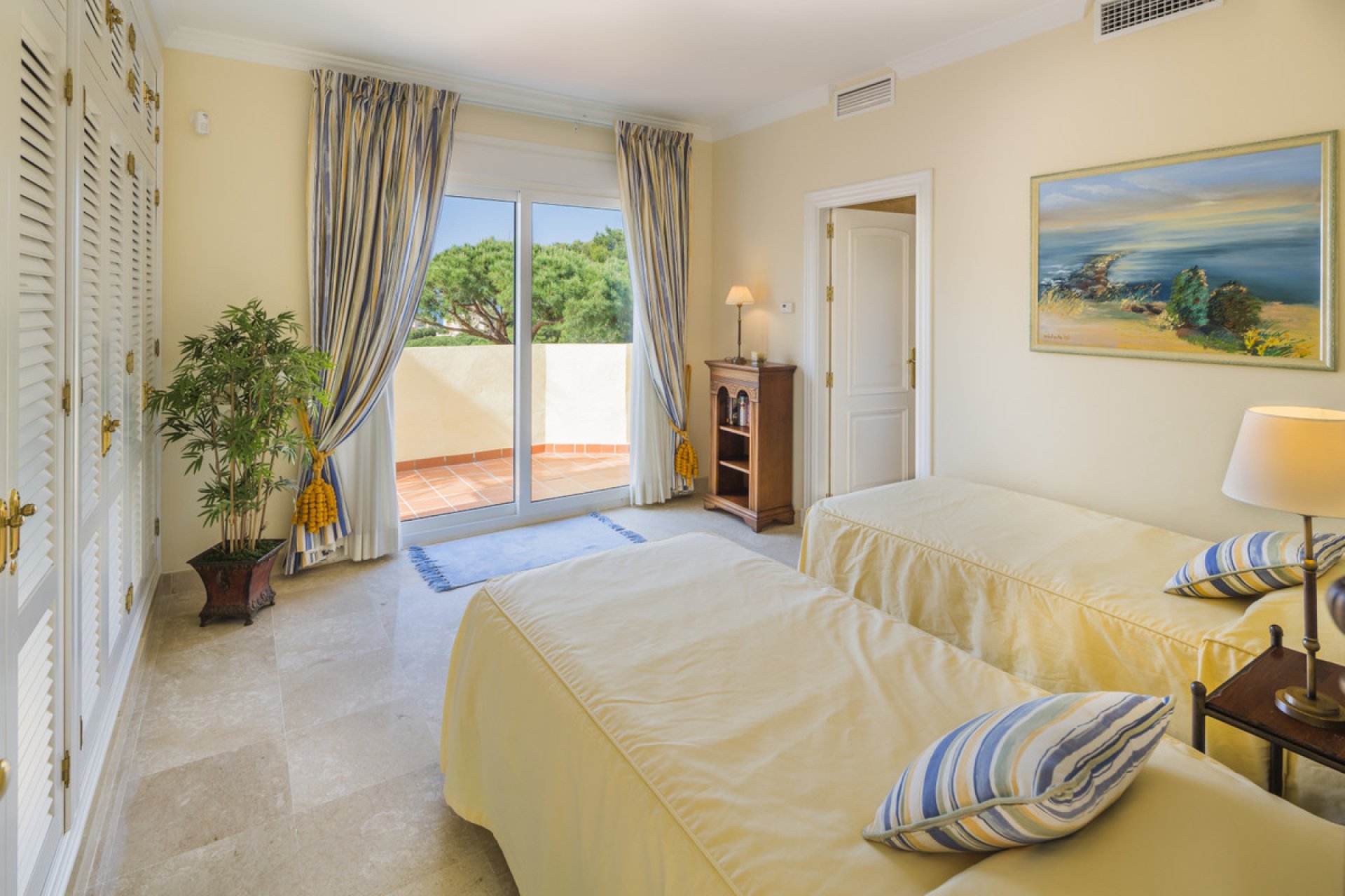 Reventa - House - Detached Villa - Marbella - Elviria