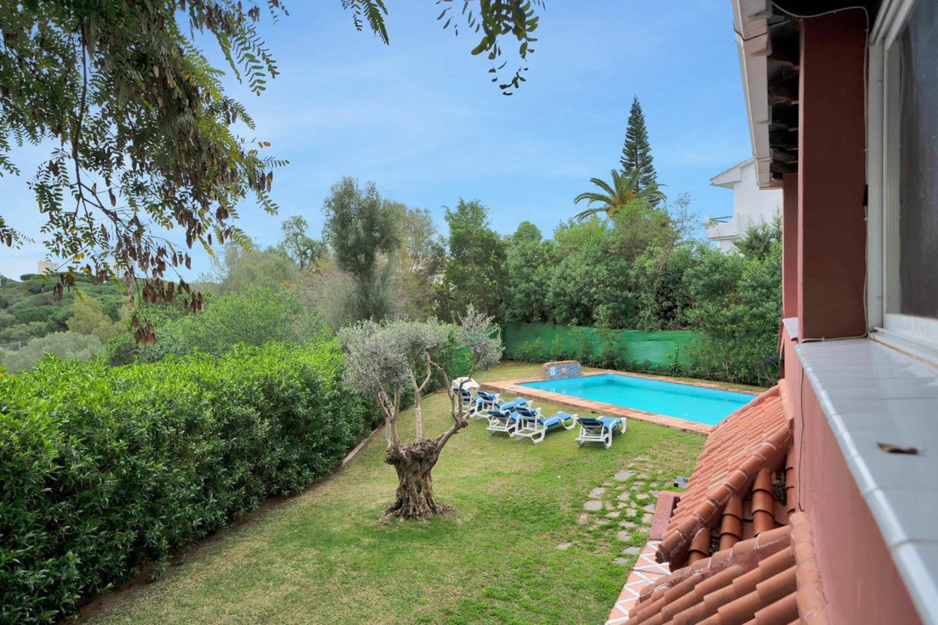 Reventa - House - Detached Villa - Marbella - Elviria
