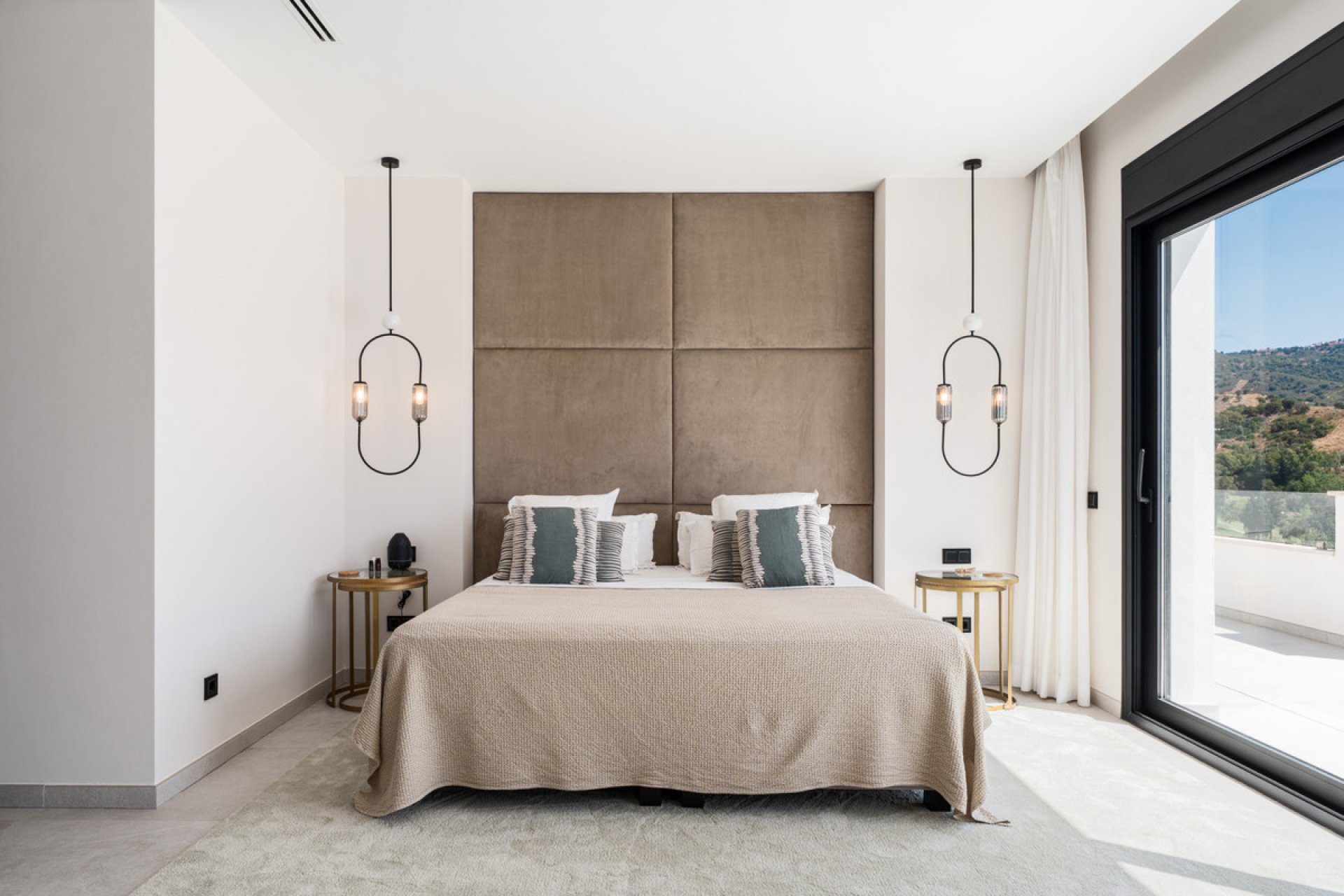 Reventa - House - Detached Villa - Marbella - Elviria