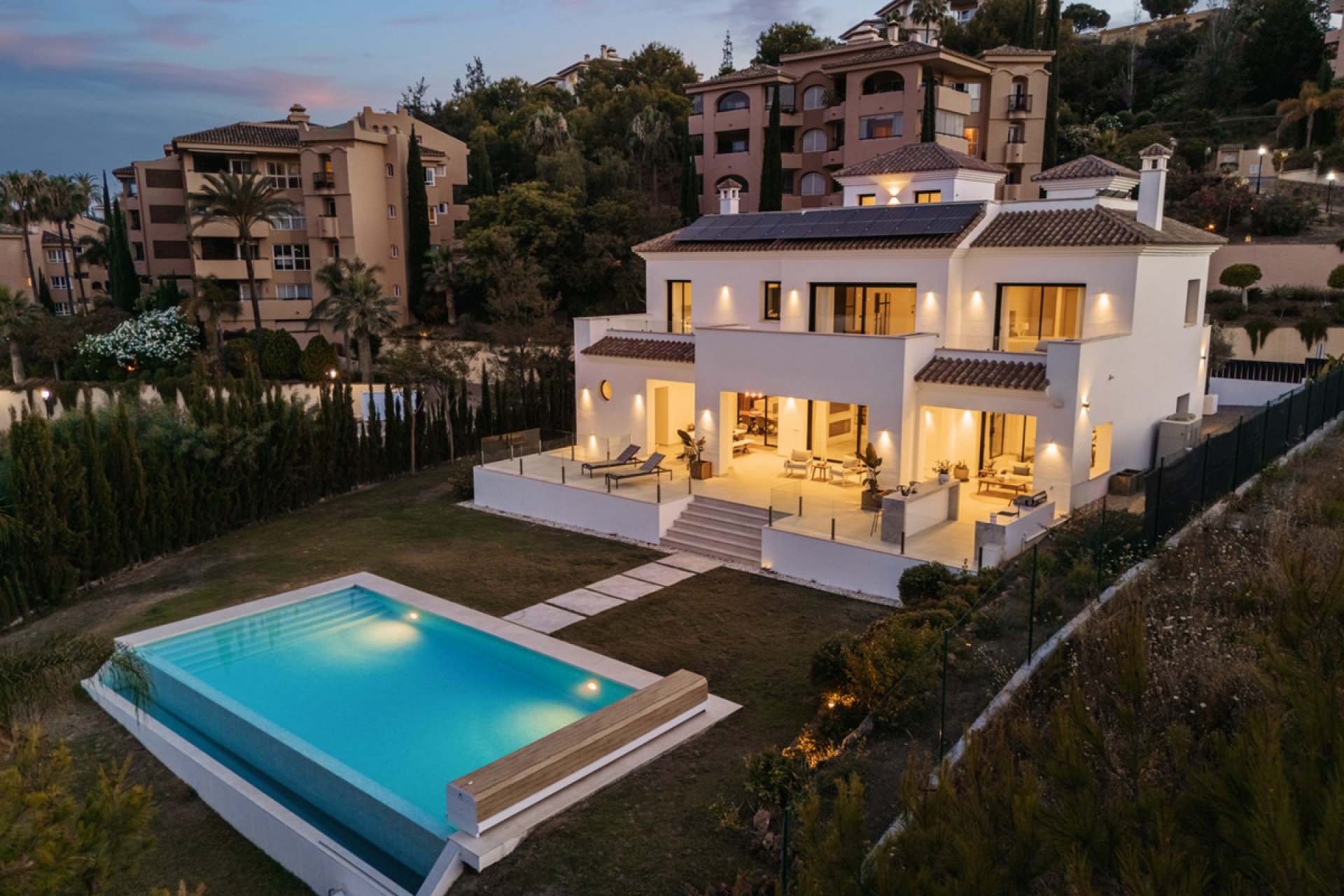 Reventa - House - Detached Villa - Marbella - Elviria