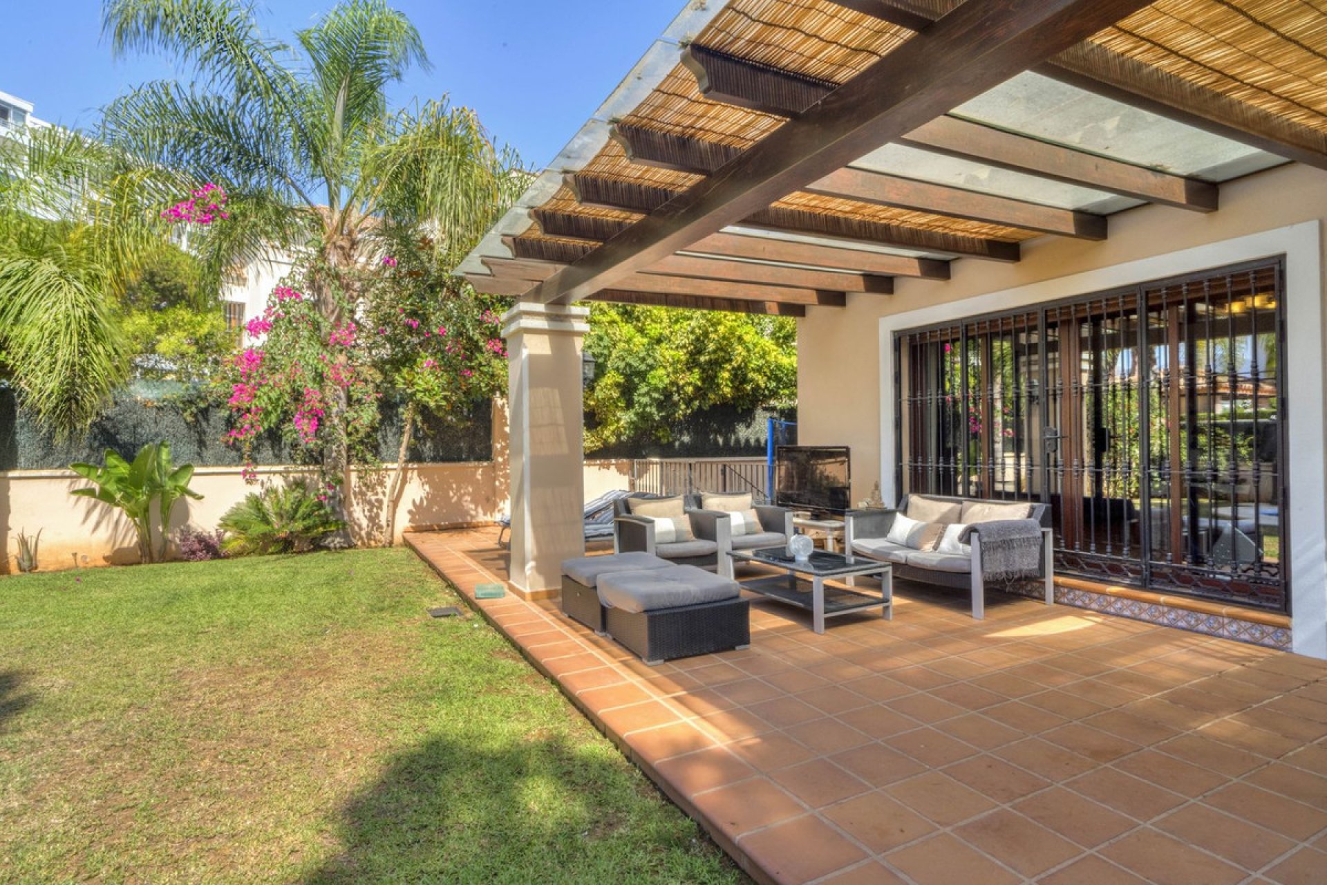 Reventa - House - Detached Villa - Marbella - Las Chapas