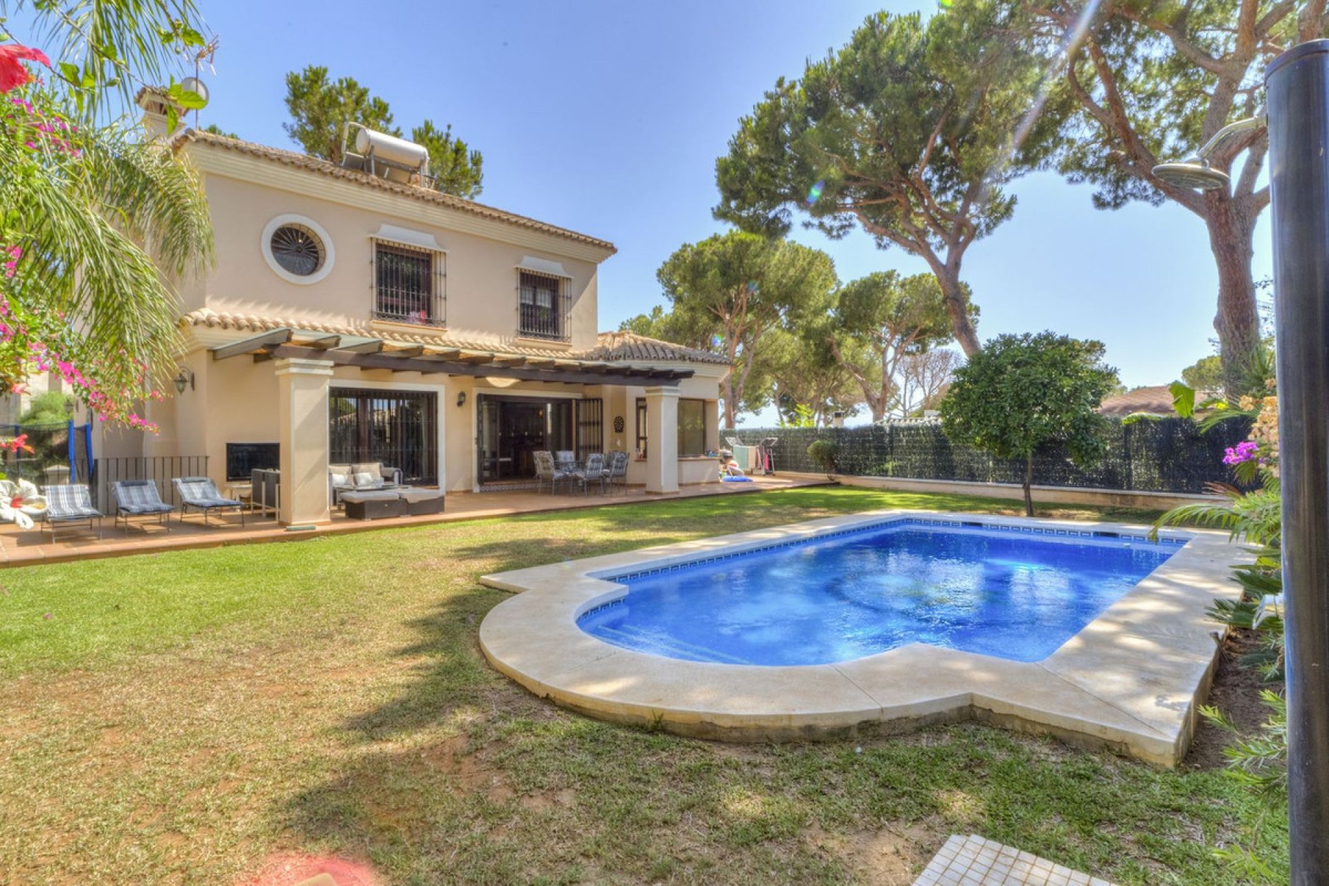 Reventa - House - Detached Villa - Marbella - Las Chapas