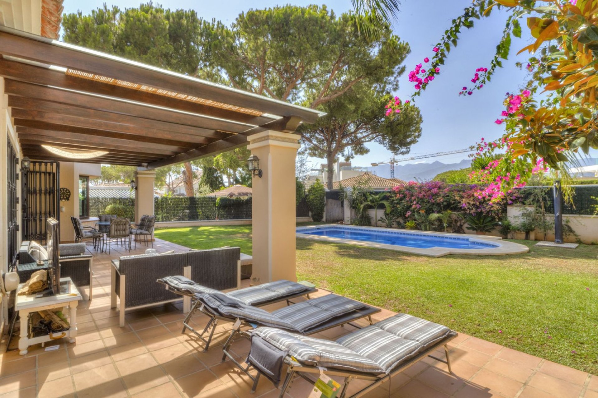 Reventa - House - Detached Villa - Marbella - Las Chapas