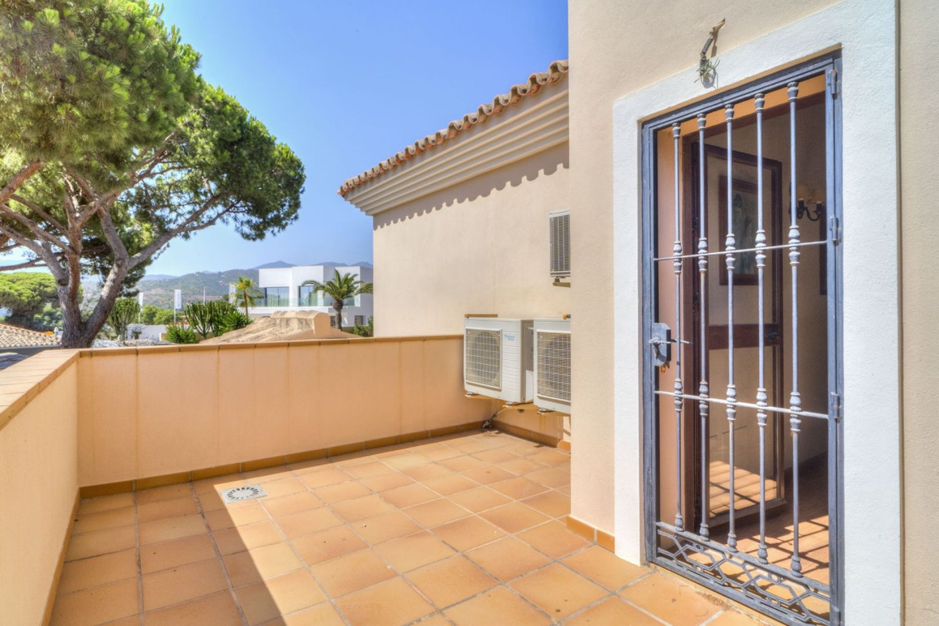 Reventa - House - Detached Villa - Marbella - Las Chapas