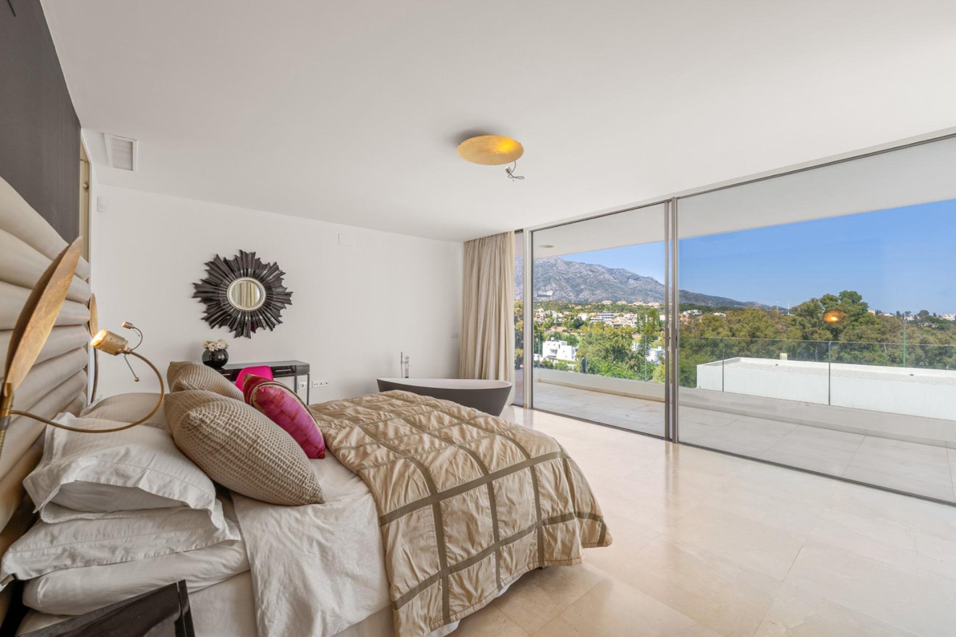 Reventa - House - Detached Villa - Marbella - Marbella Centro