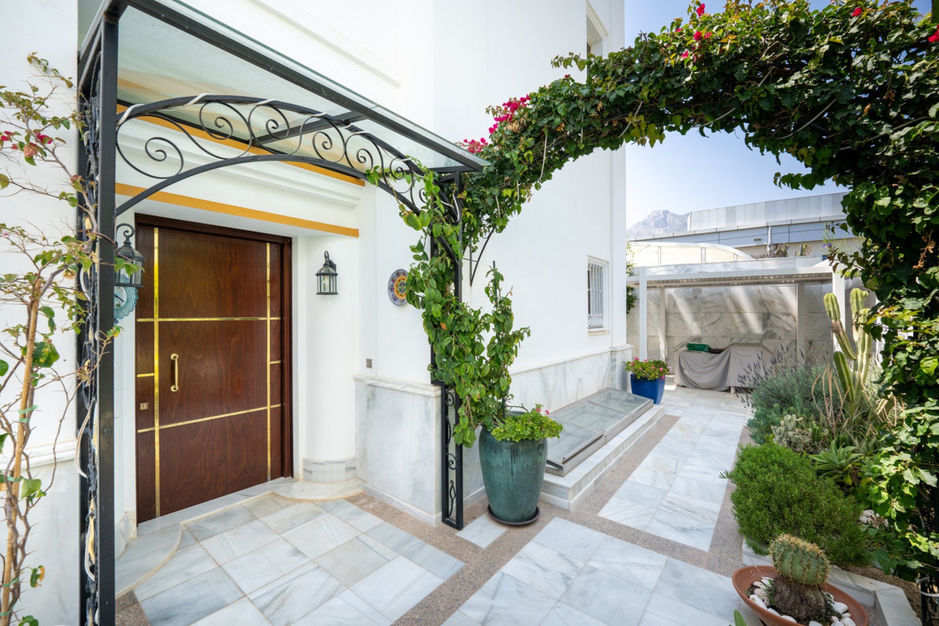 Reventa - House - Detached Villa - Marbella - Marbella Centro