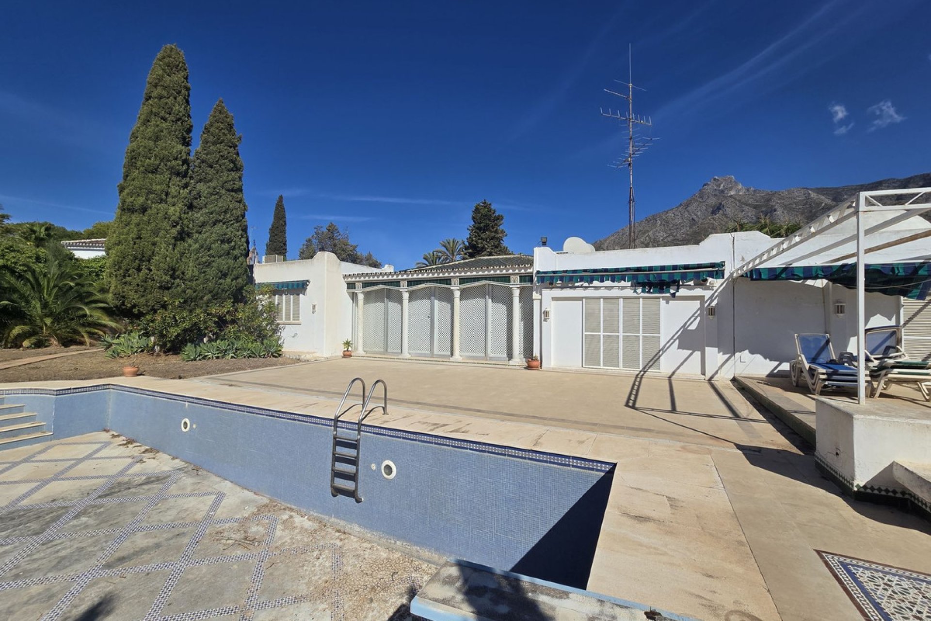 Reventa - House - Detached Villa - Marbella - Marbella Centro