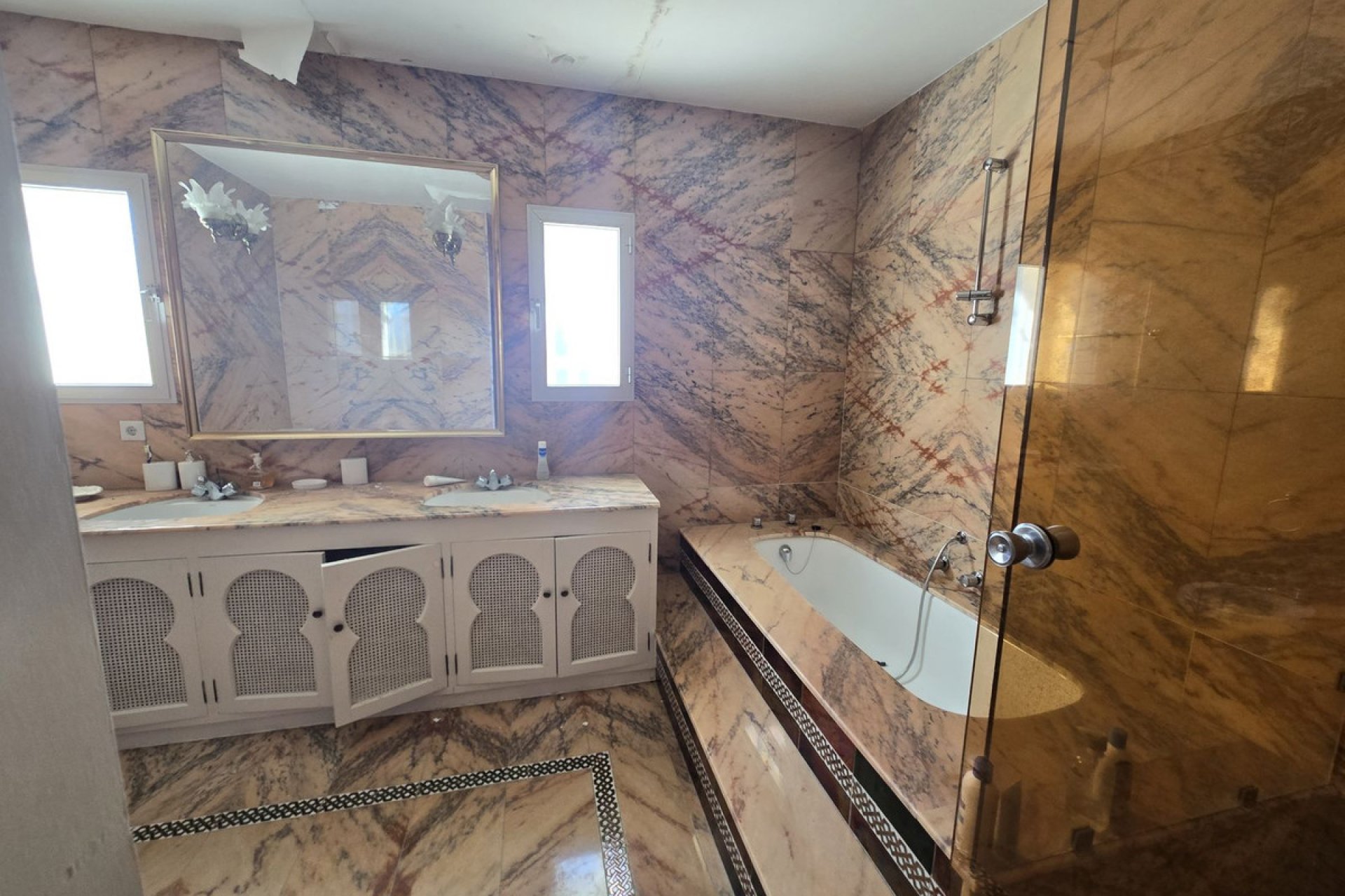 Reventa - House - Detached Villa - Marbella - Marbella Centro