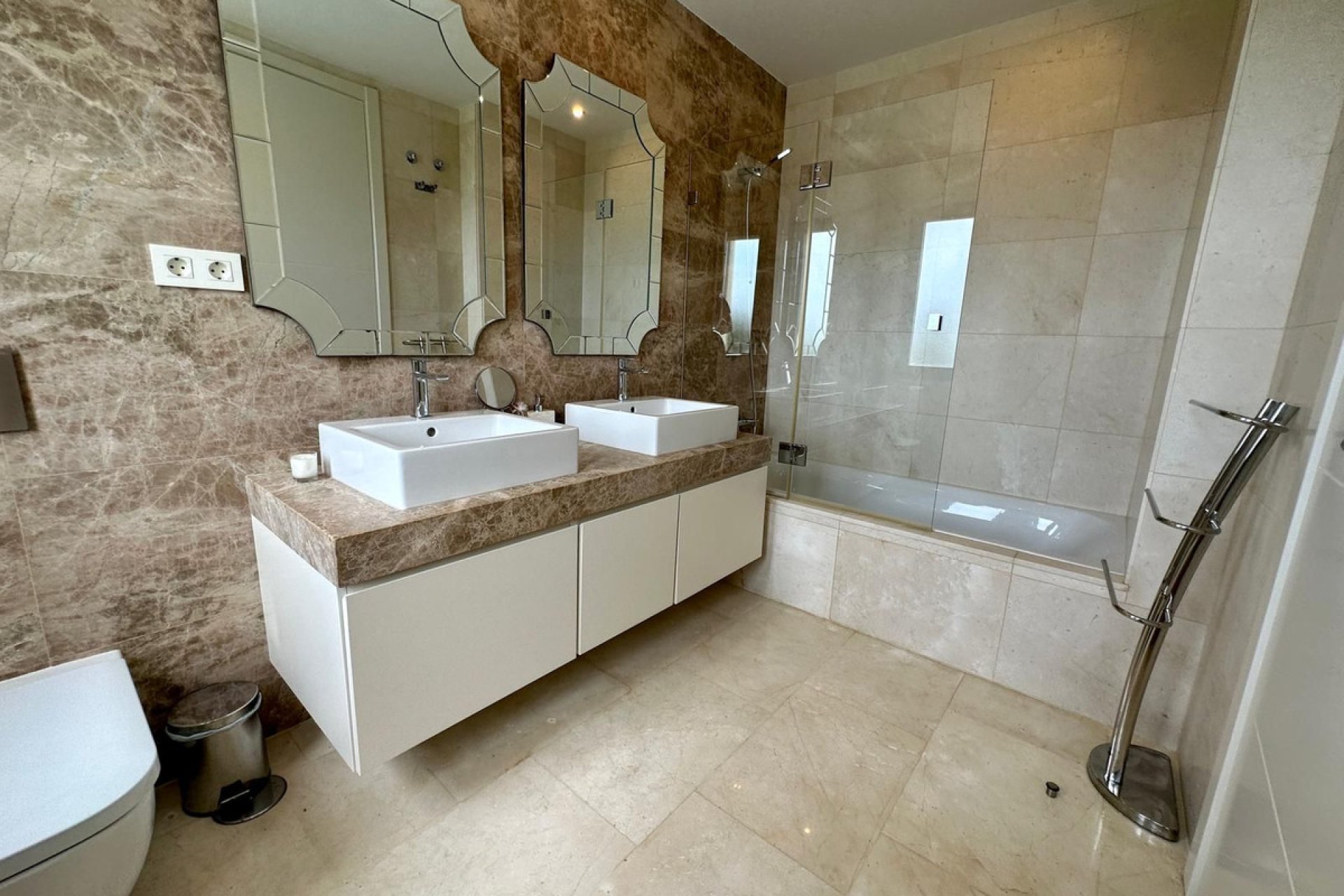 Reventa - House - Detached Villa - Marbella - Marbella Centro