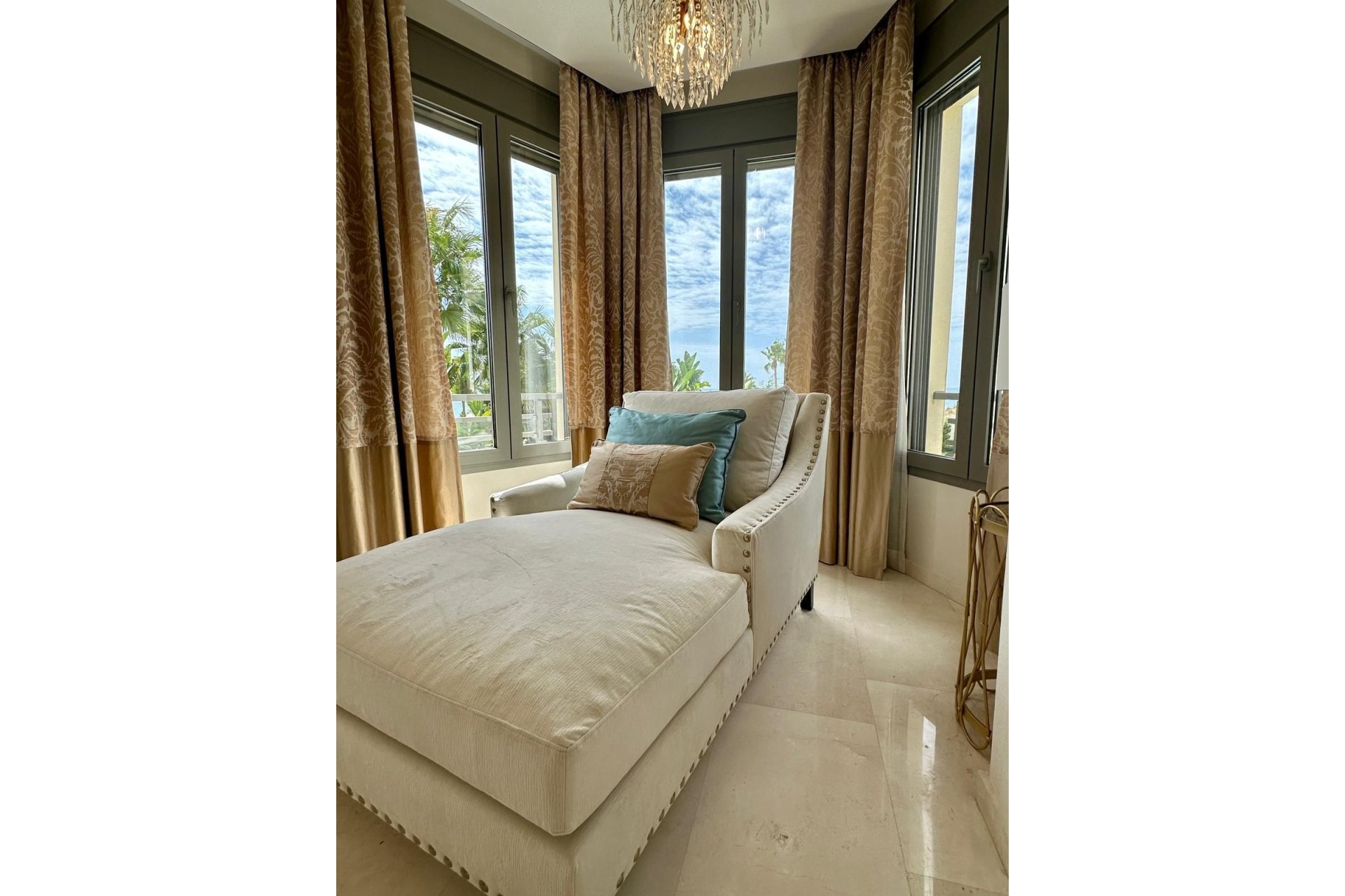 Reventa - House - Detached Villa - Marbella - Marbella Centro