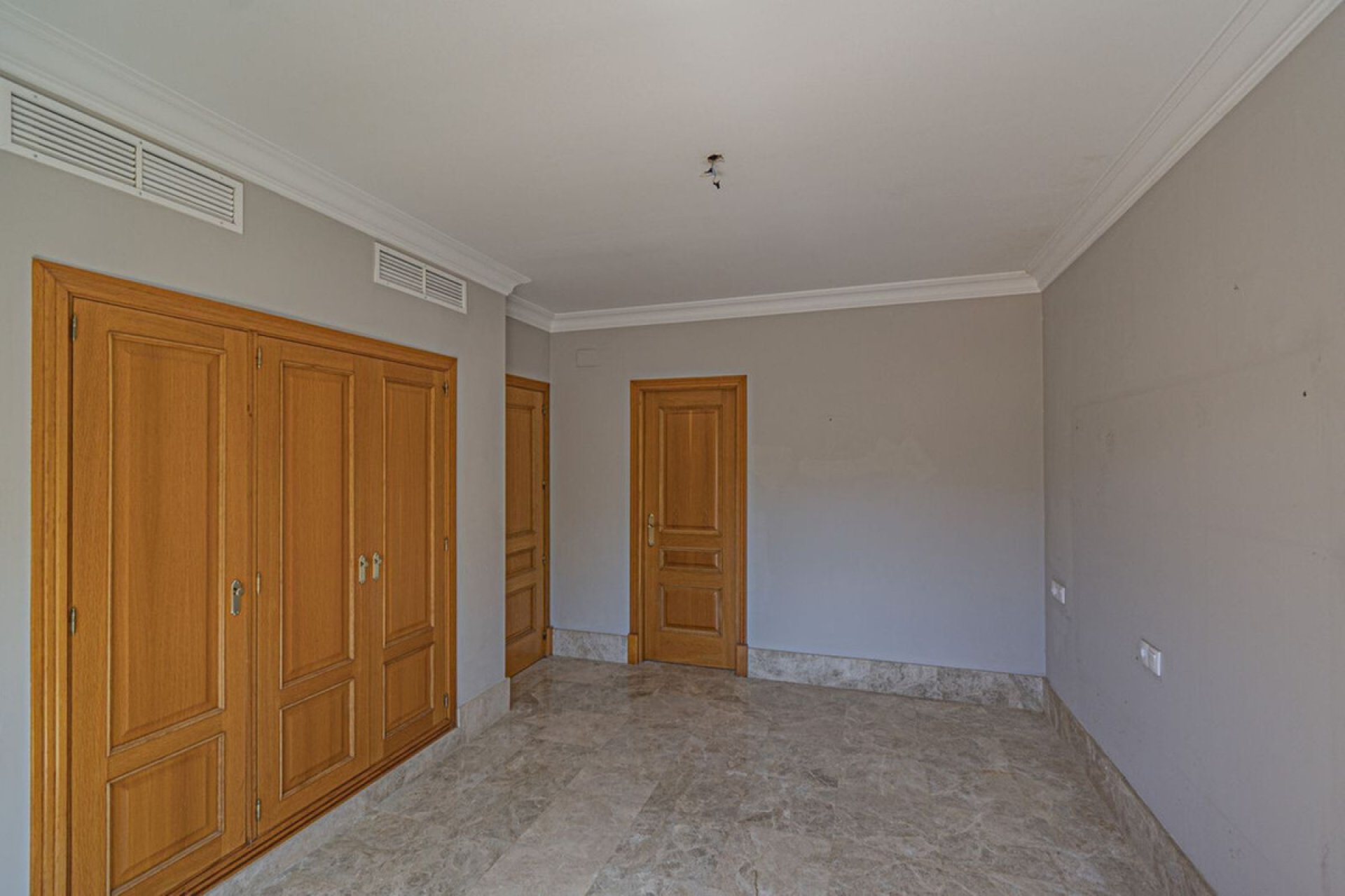 Reventa - House - Detached Villa - Marbella - Marbella Centro