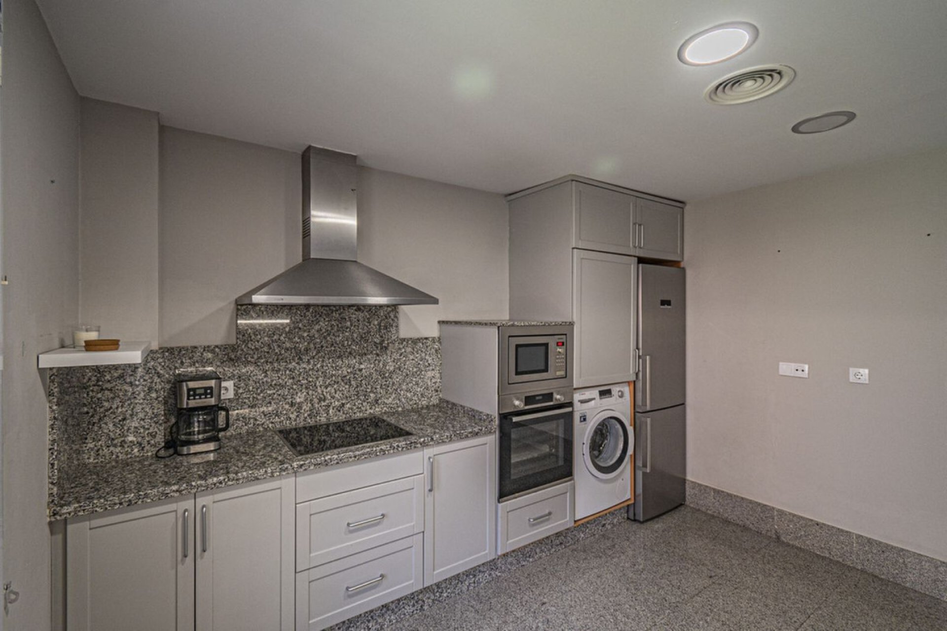 Reventa - House - Detached Villa - Marbella - Marbella Centro