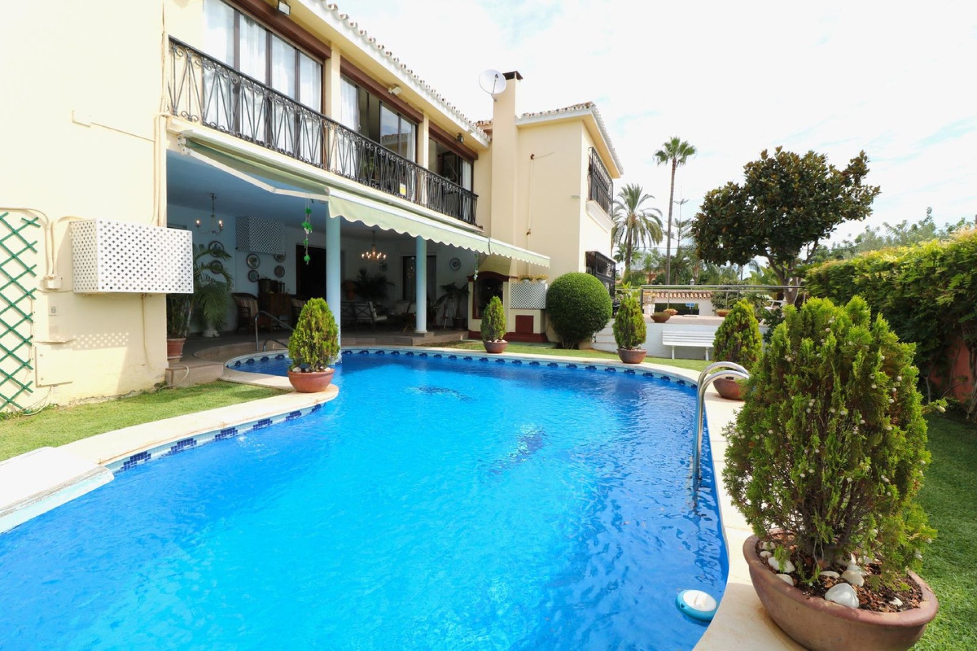 Reventa - House - Detached Villa - Marbella - Marbella Centro