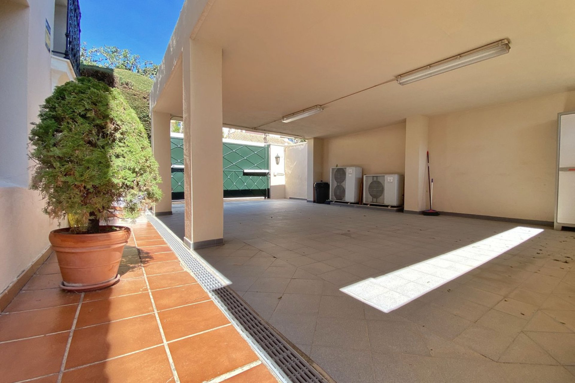 Reventa - House - Detached Villa - Marbella - Marbella Centro