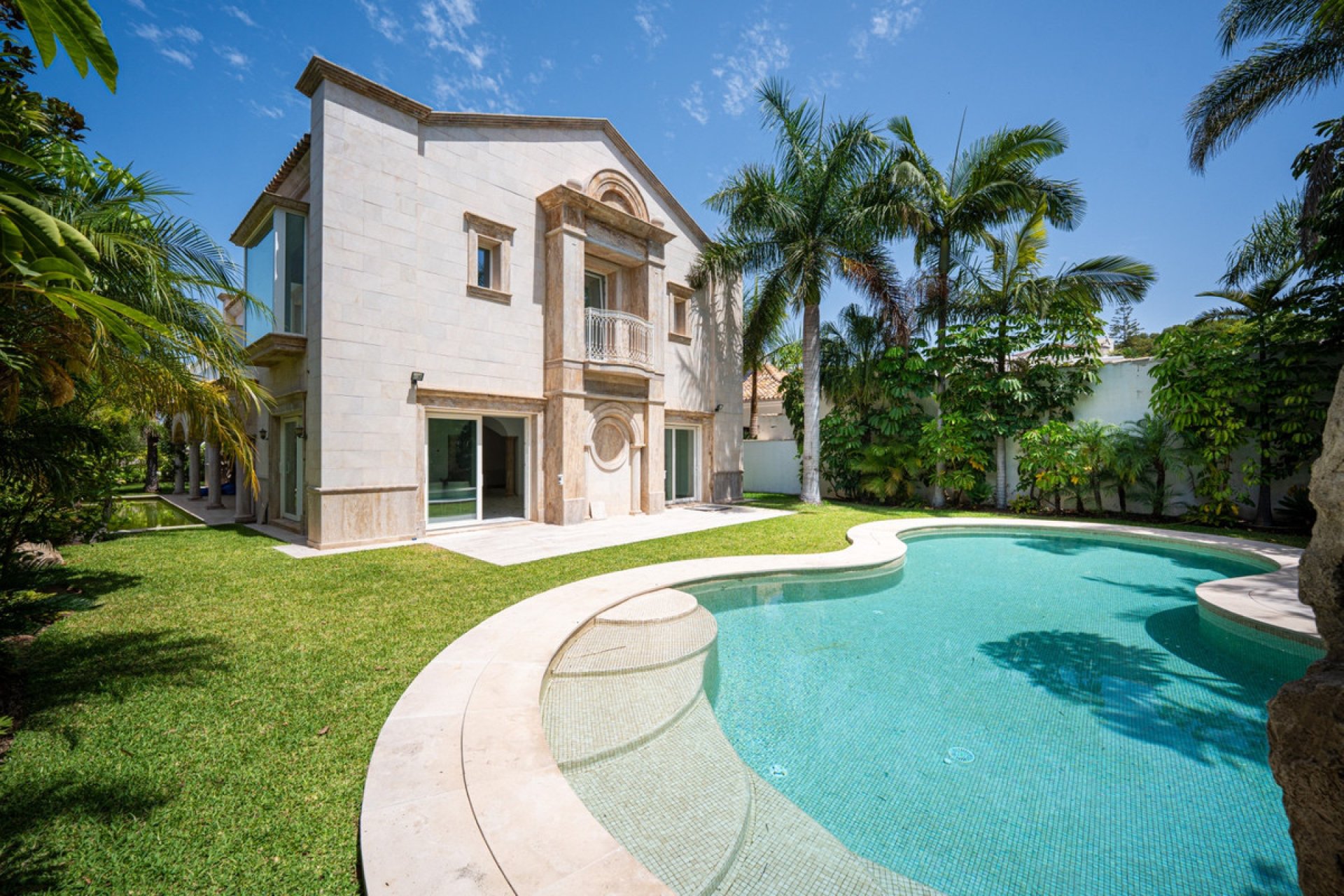 Reventa - House - Detached Villa - Marbella - Marbella Centro