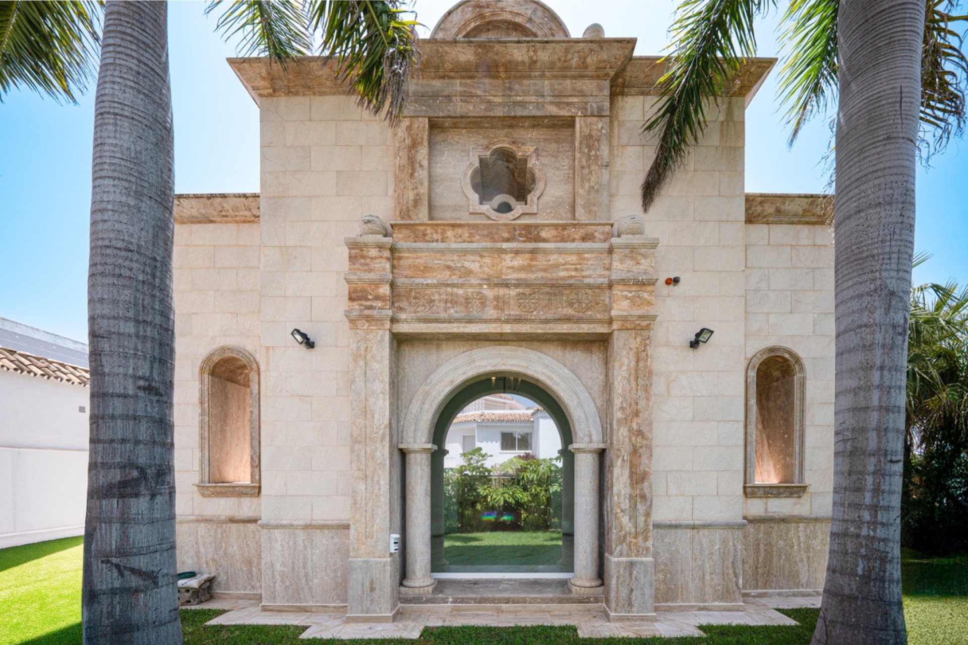 Reventa - House - Detached Villa - Marbella - Marbella Centro