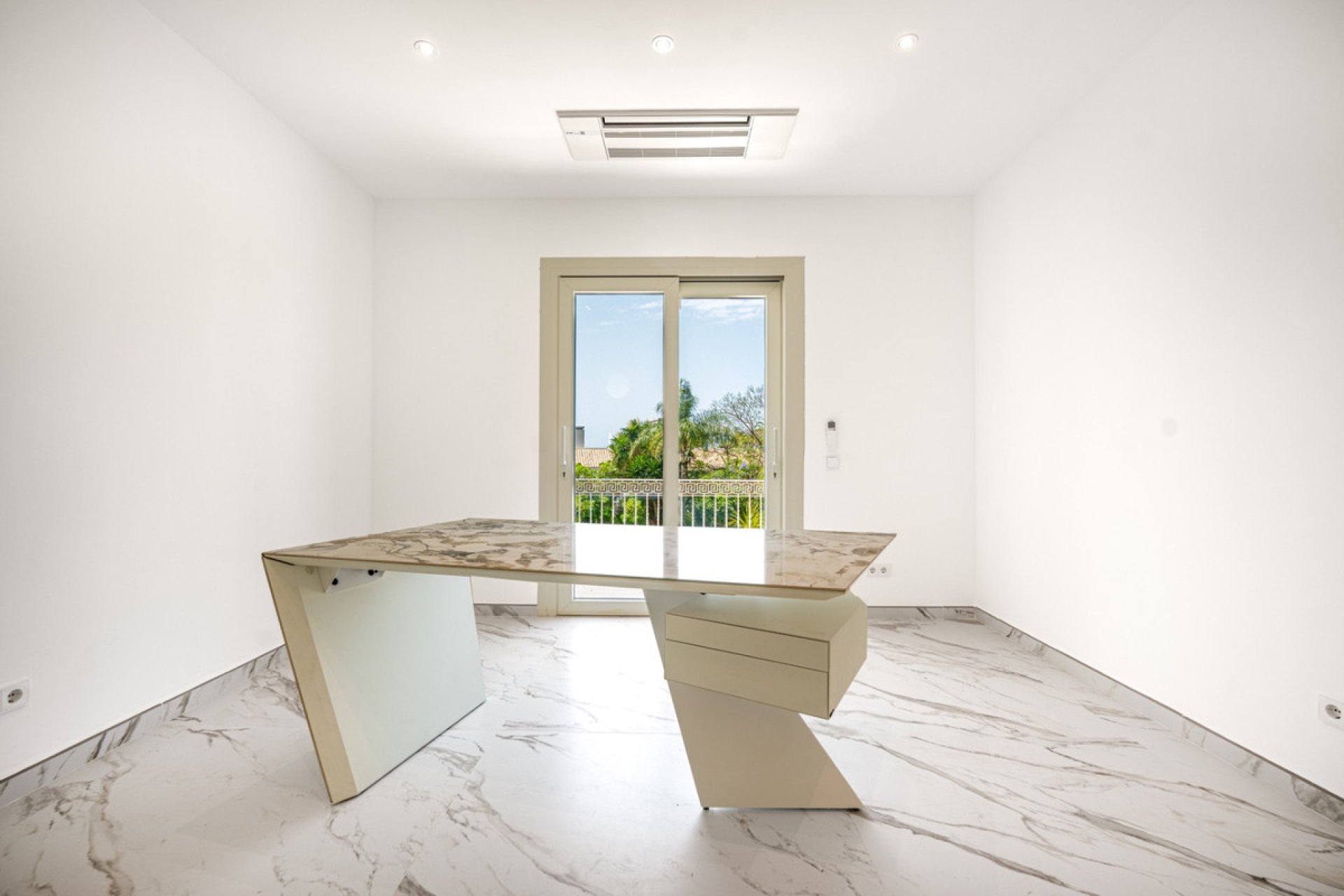 Reventa - House - Detached Villa - Marbella - Marbella Centro