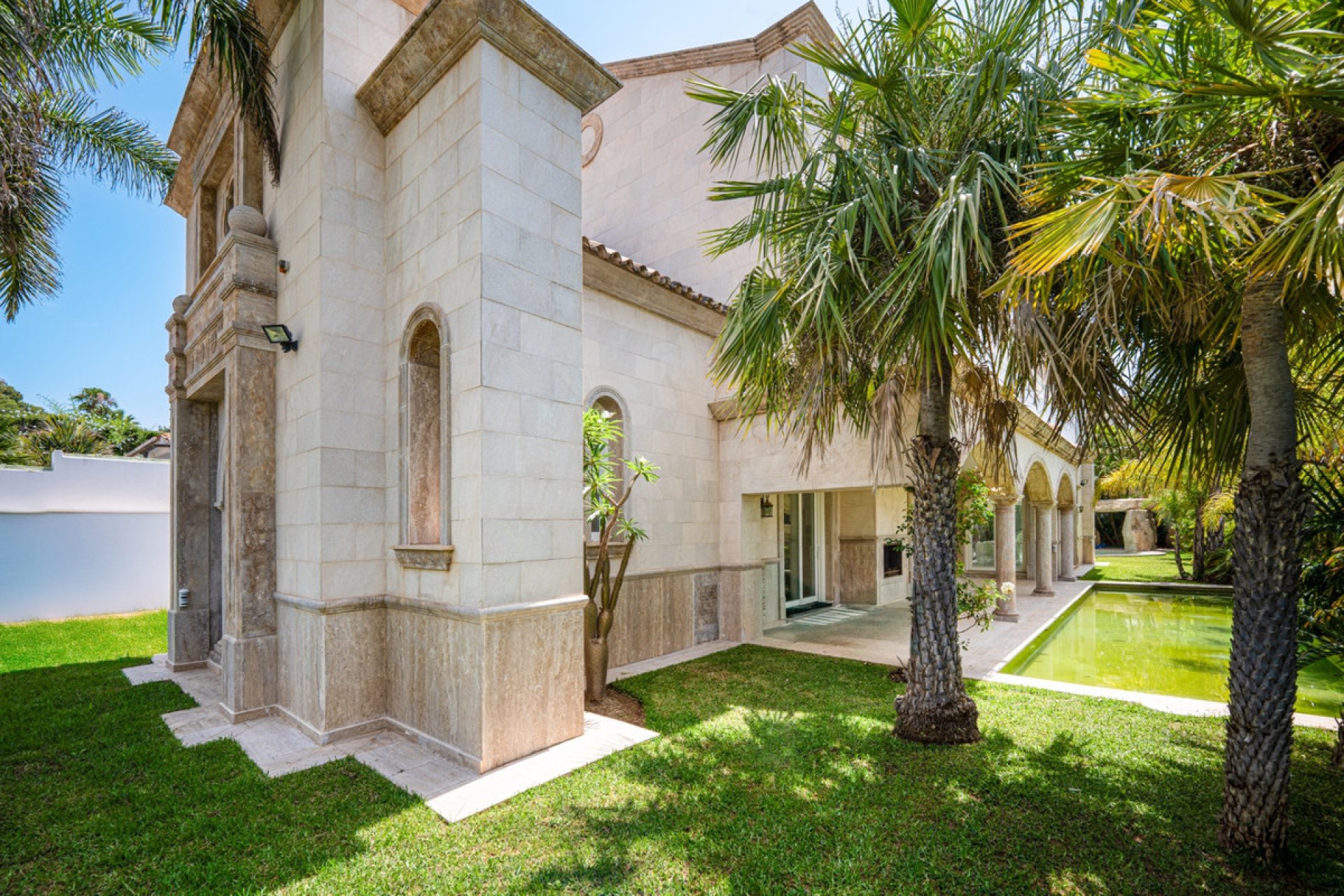 Reventa - House - Detached Villa - Marbella - Marbella Centro