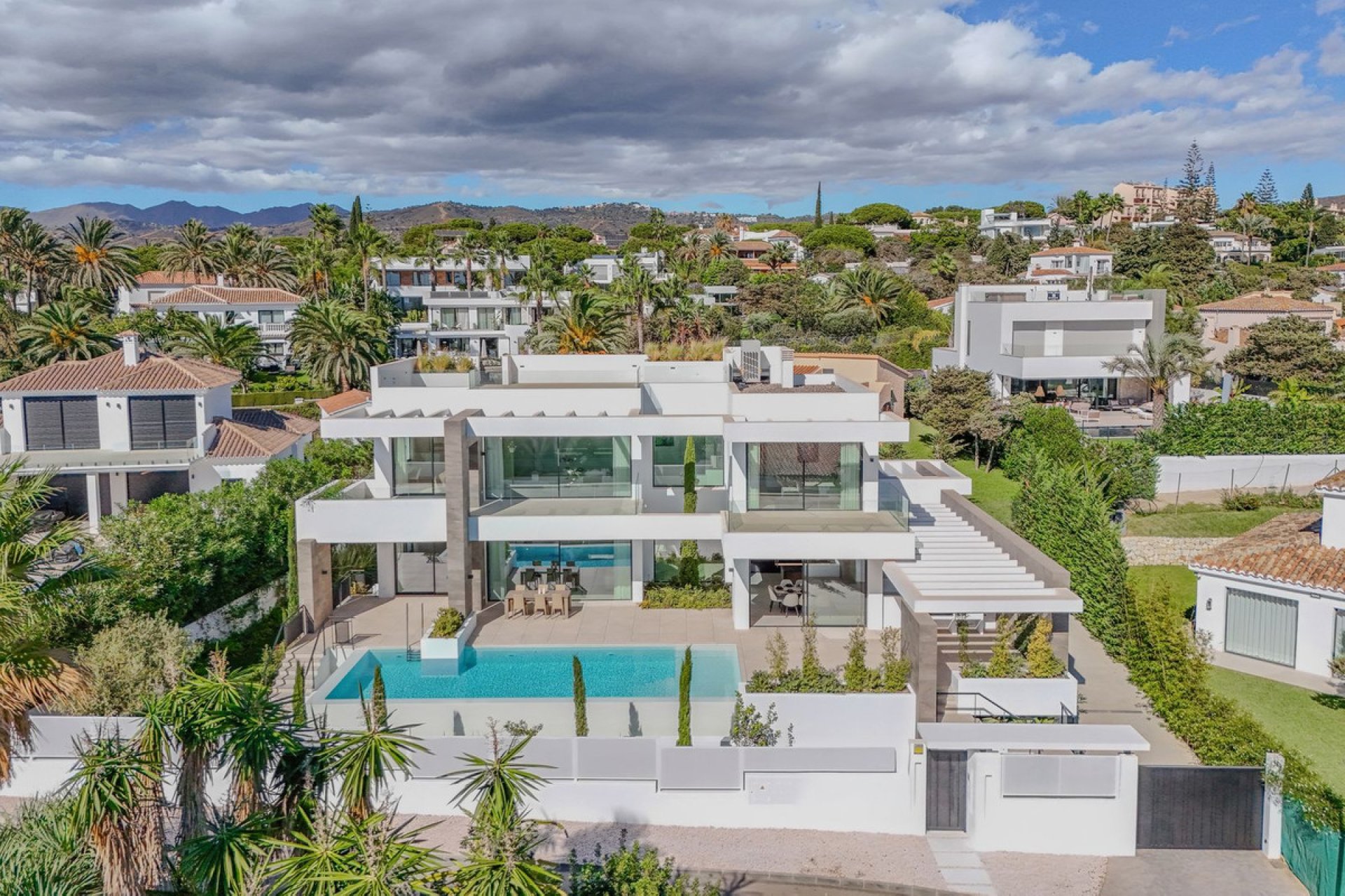 Reventa - House - Detached Villa - Marbella - Marbesa