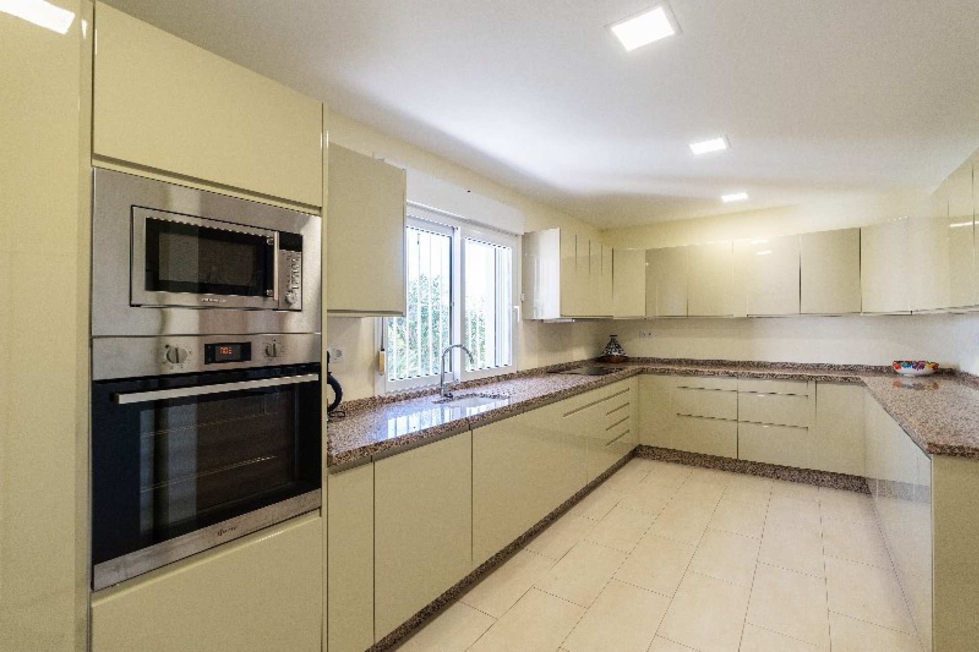 Reventa - House - Detached Villa - Marbella - Marbesa