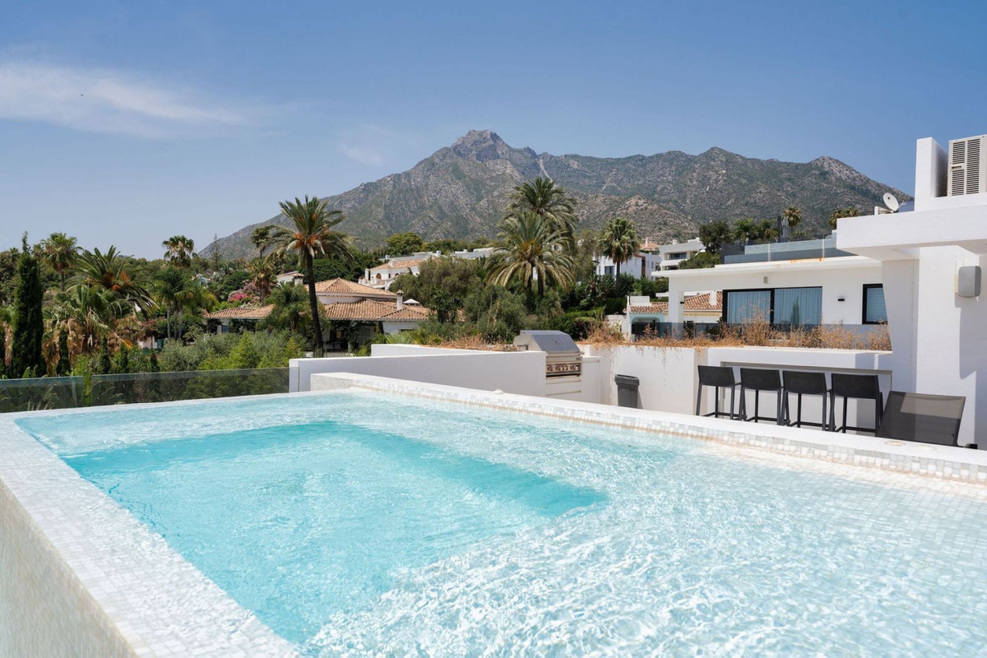 Reventa - House - Detached Villa - Marbella - Nagüeles