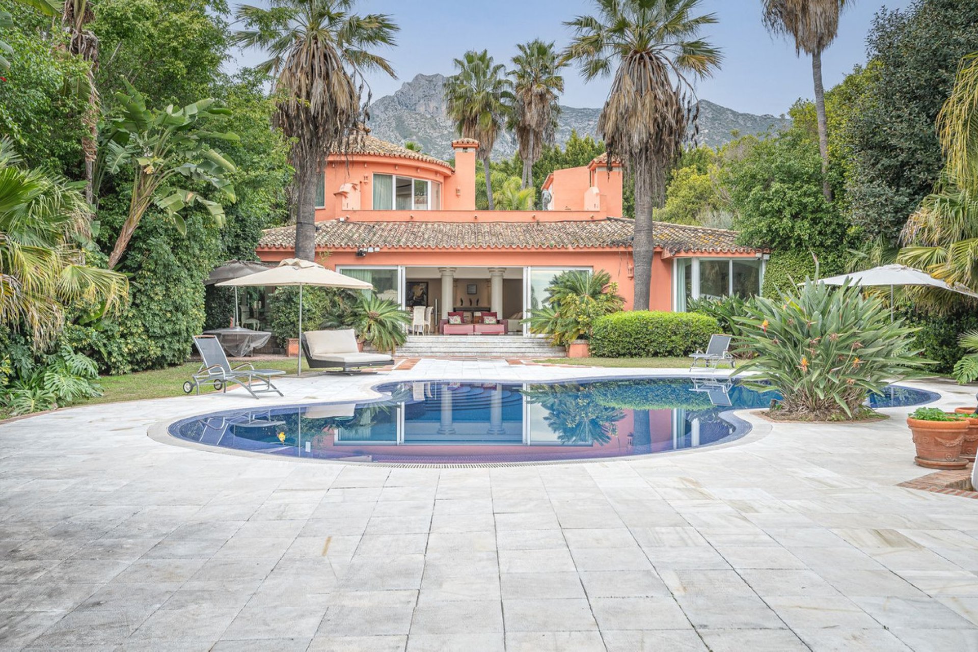 Reventa - House - Detached Villa - Marbella - Nagüeles