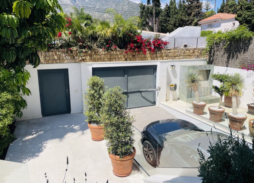 Reventa - House - Detached Villa - Marbella - Nagüeles