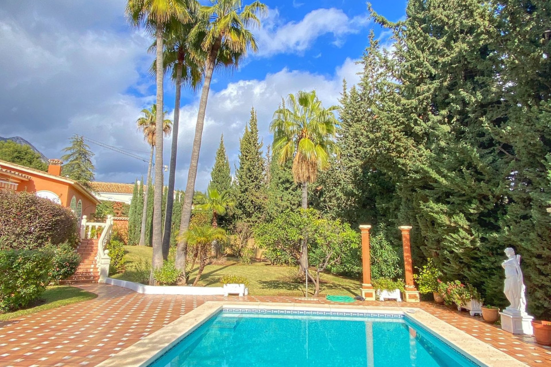 Reventa - House - Detached Villa - Marbella - Nagüeles