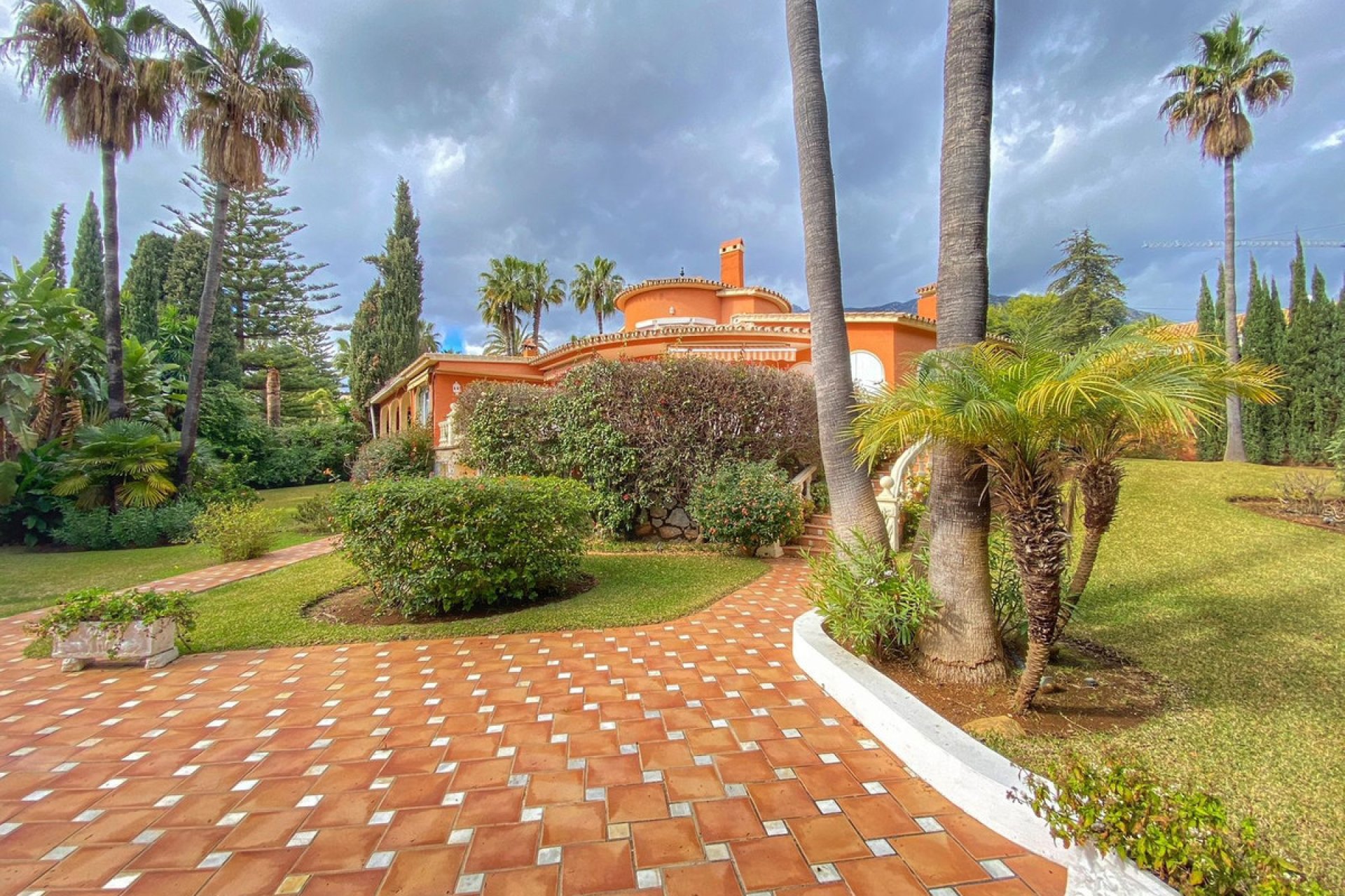 Reventa - House - Detached Villa - Marbella - Nagüeles