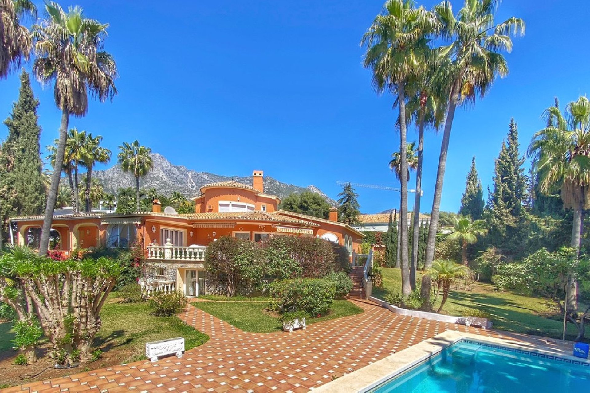 Reventa - House - Detached Villa - Marbella - Nagüeles