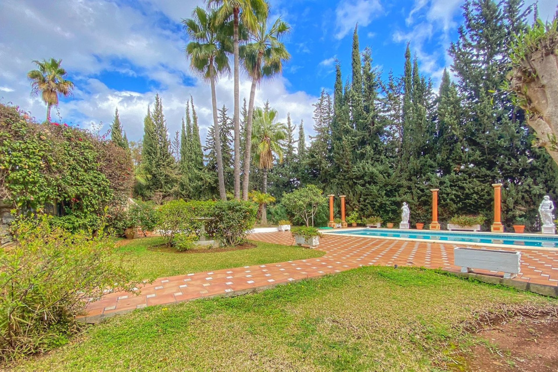 Reventa - House - Detached Villa - Marbella - Nagüeles