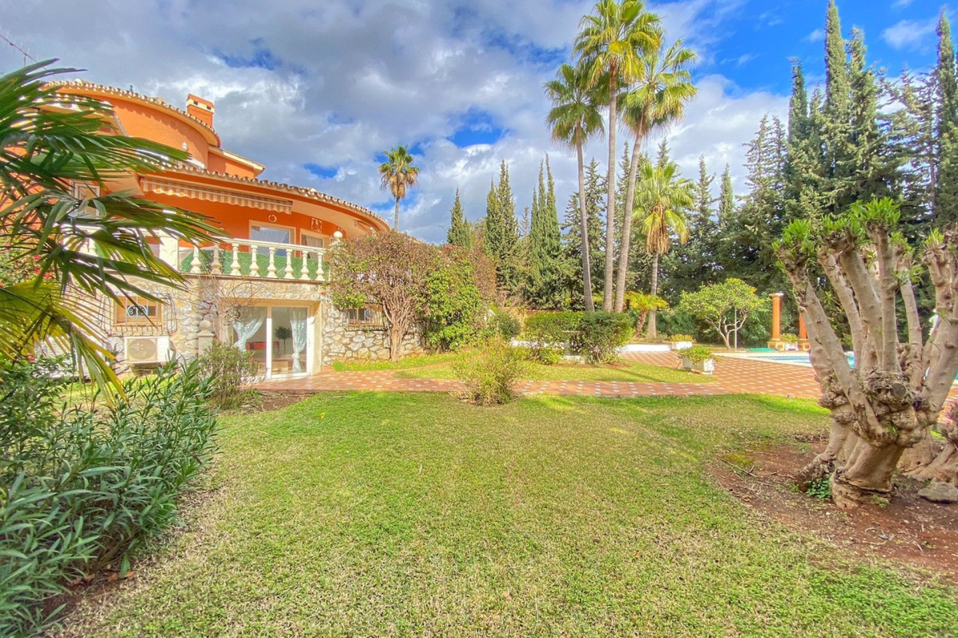 Reventa - House - Detached Villa - Marbella - Nagüeles