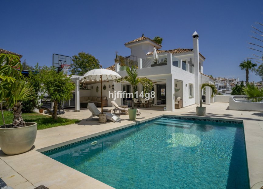 Reventa - House - Detached Villa - Marbella - Nueva Andalucia